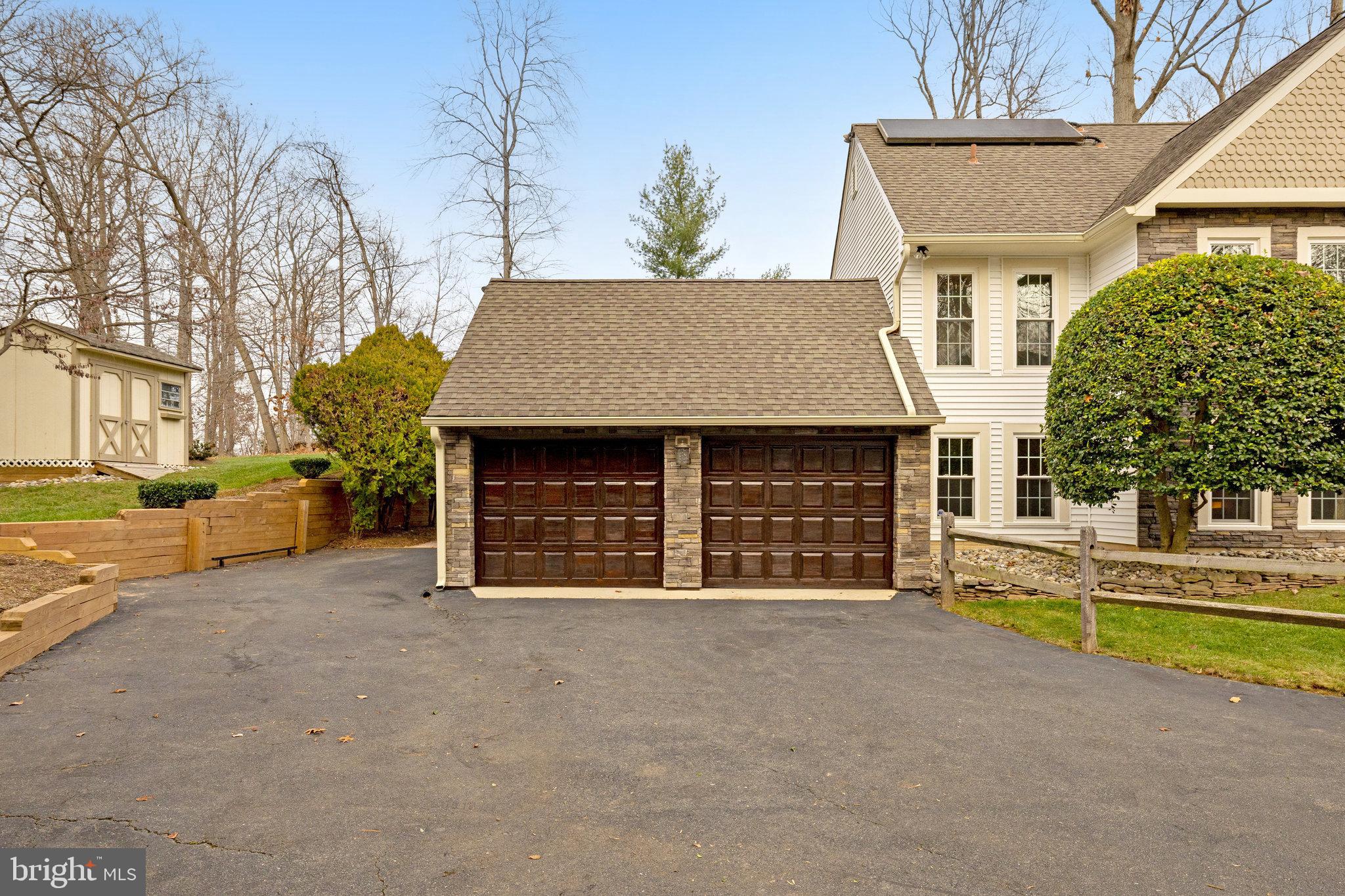 VALEWOOD MANOR - Residential