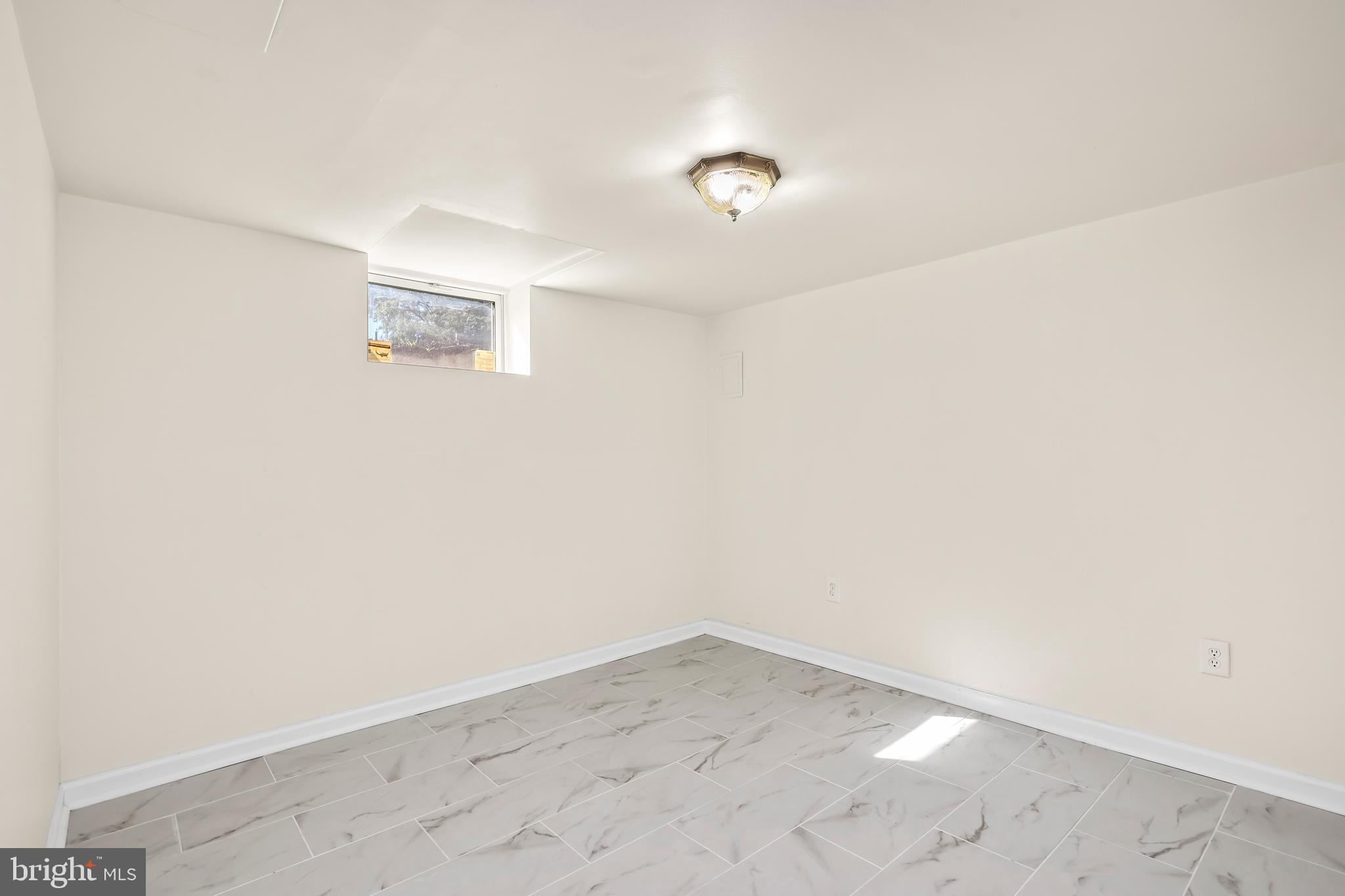 BROOKLAND ESTATES - Residential Lease