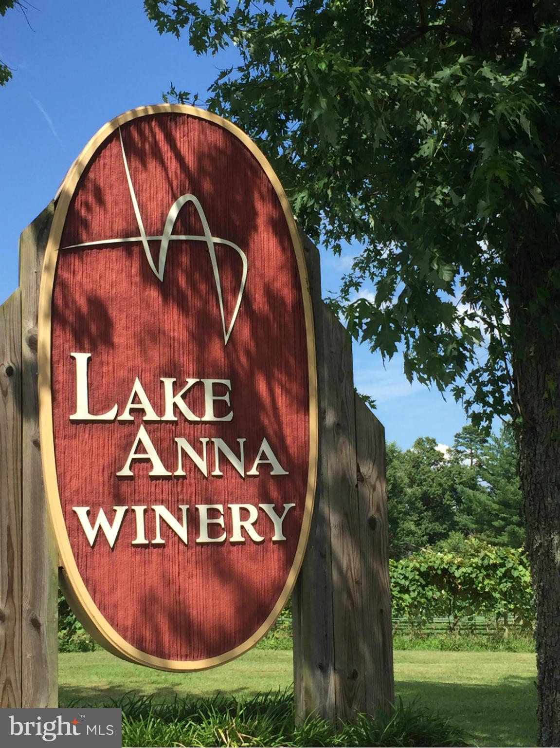 RICHARD WHITE ESTATE - Land