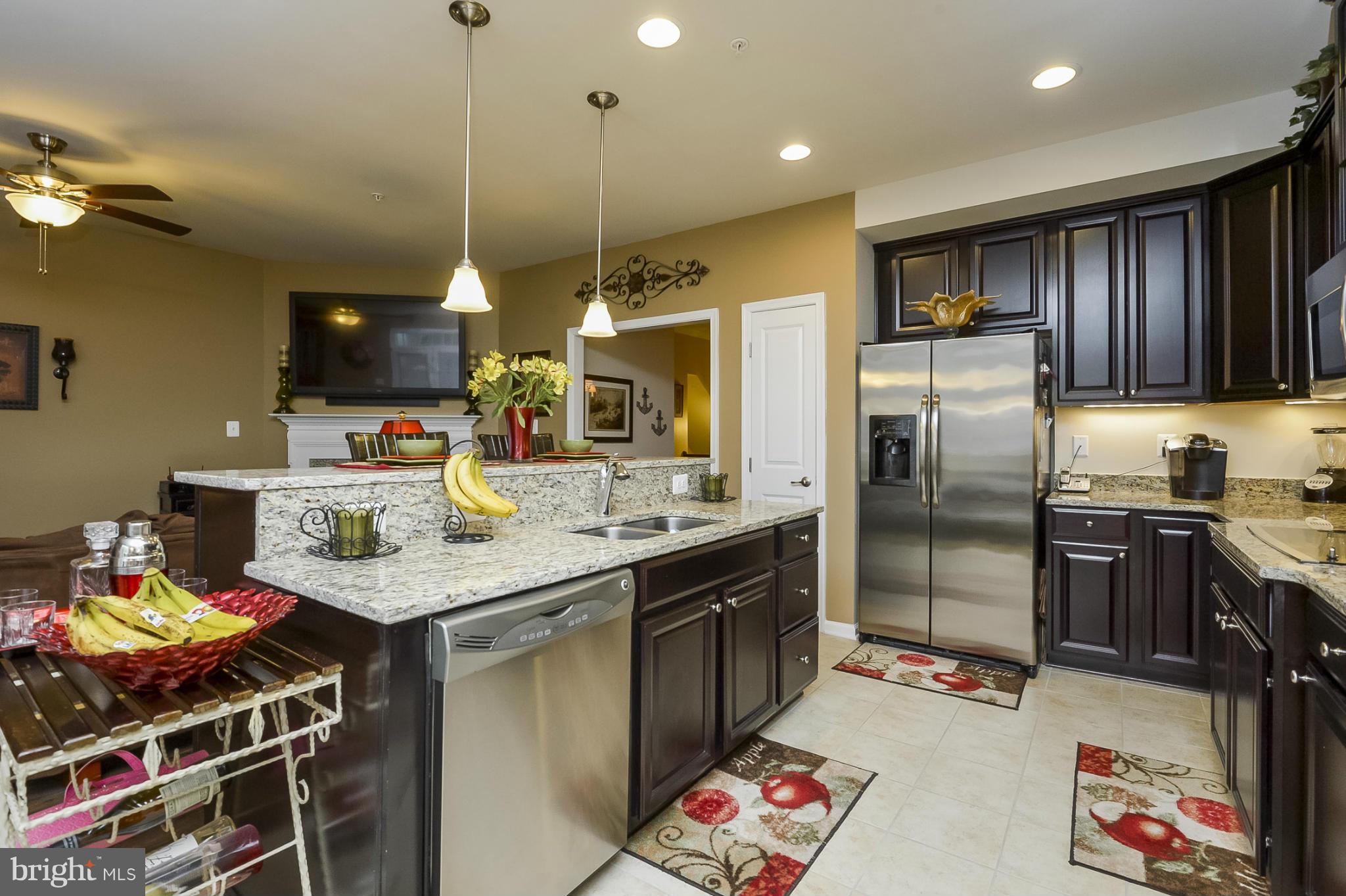 TOWN CENTER COMMONS - Residential