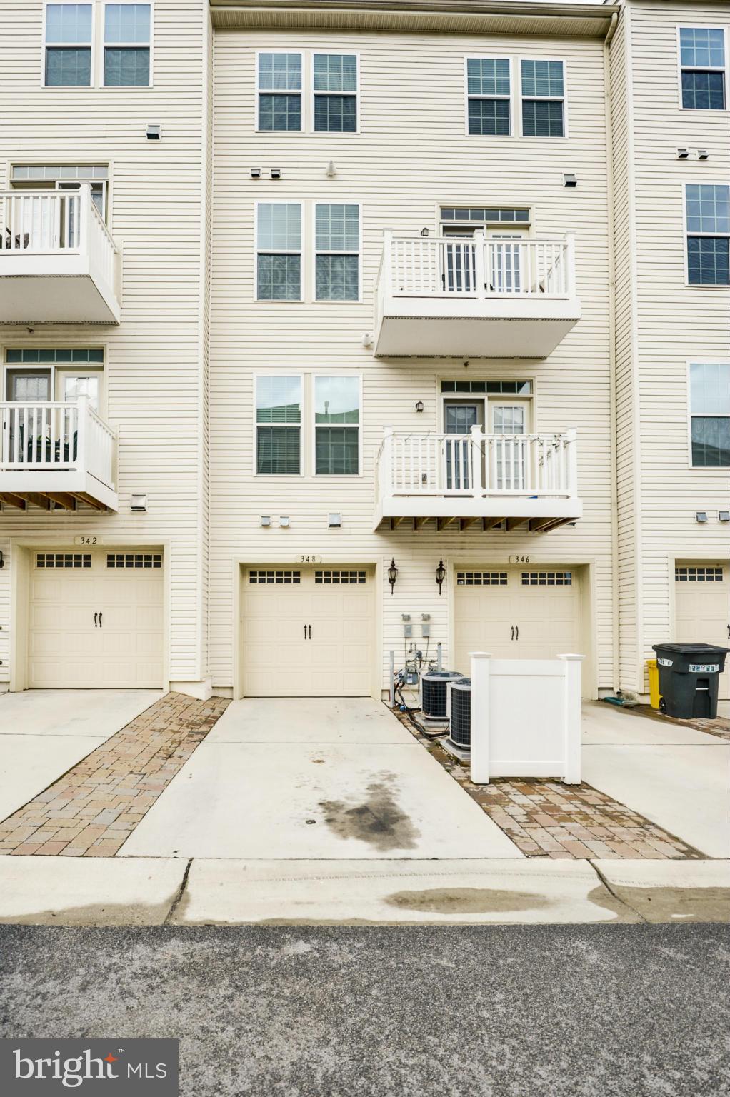 TOWN CENTER COMMONS - Residential