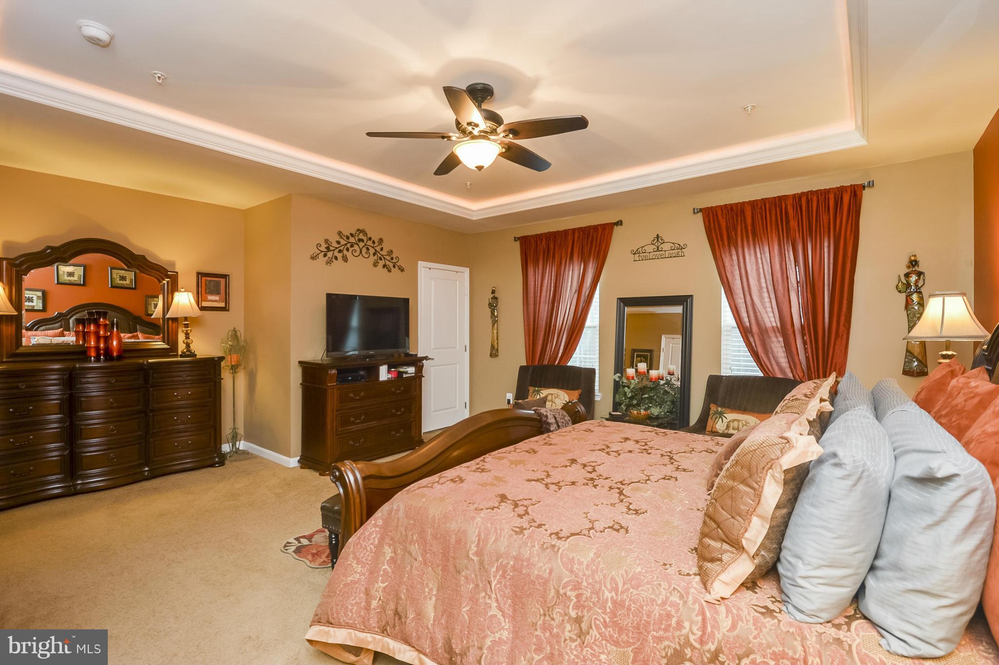 TOWN CENTER COMMONS - Residential