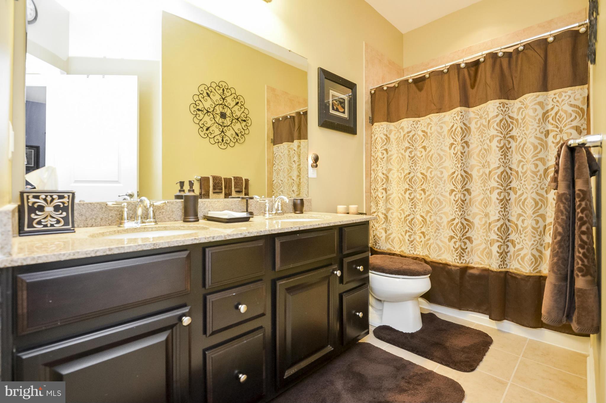 TOWN CENTER COMMONS - Residential