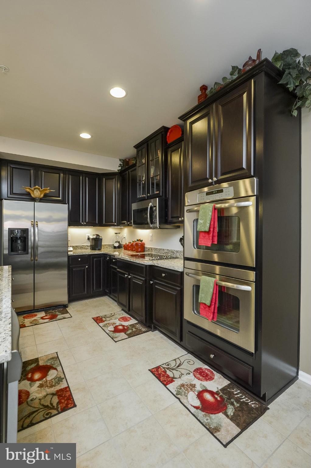 TOWN CENTER COMMONS - Residential