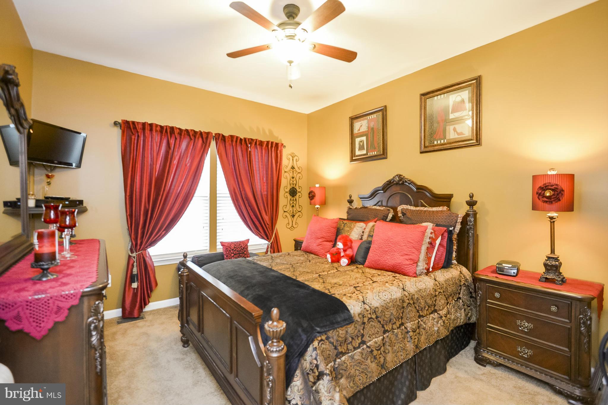 TOWN CENTER COMMONS - Residential