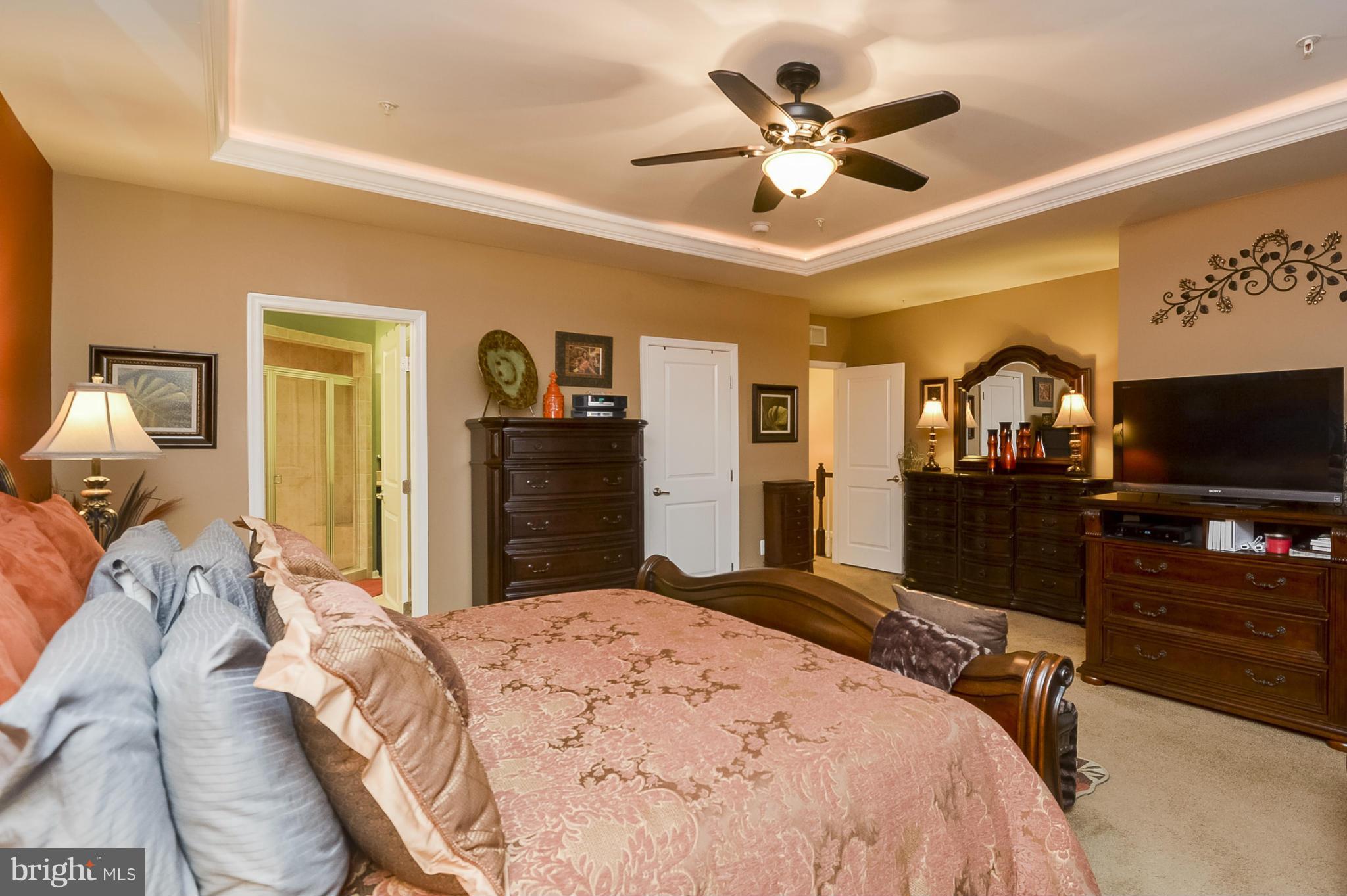 TOWN CENTER COMMONS - Residential