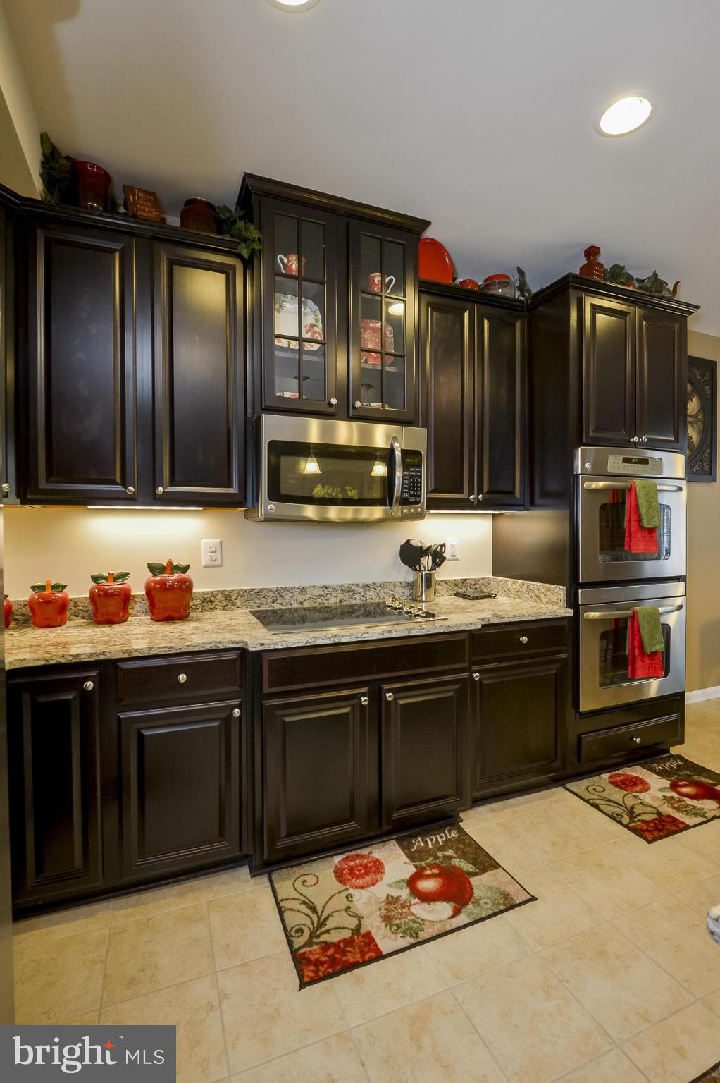 TOWN CENTER COMMONS - Residential