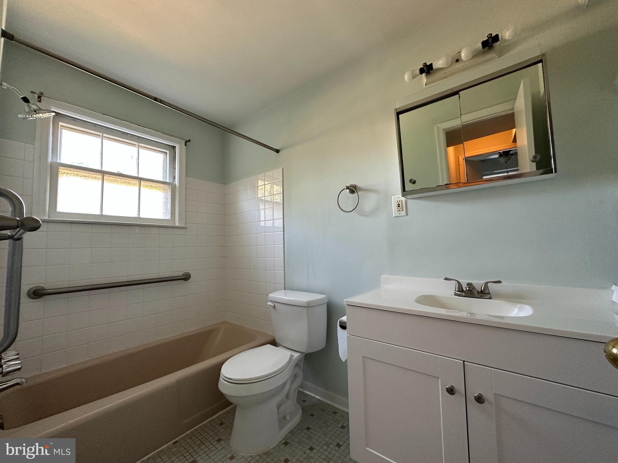 MOORINGS OF OCCOQUAN CON - Residential Lease