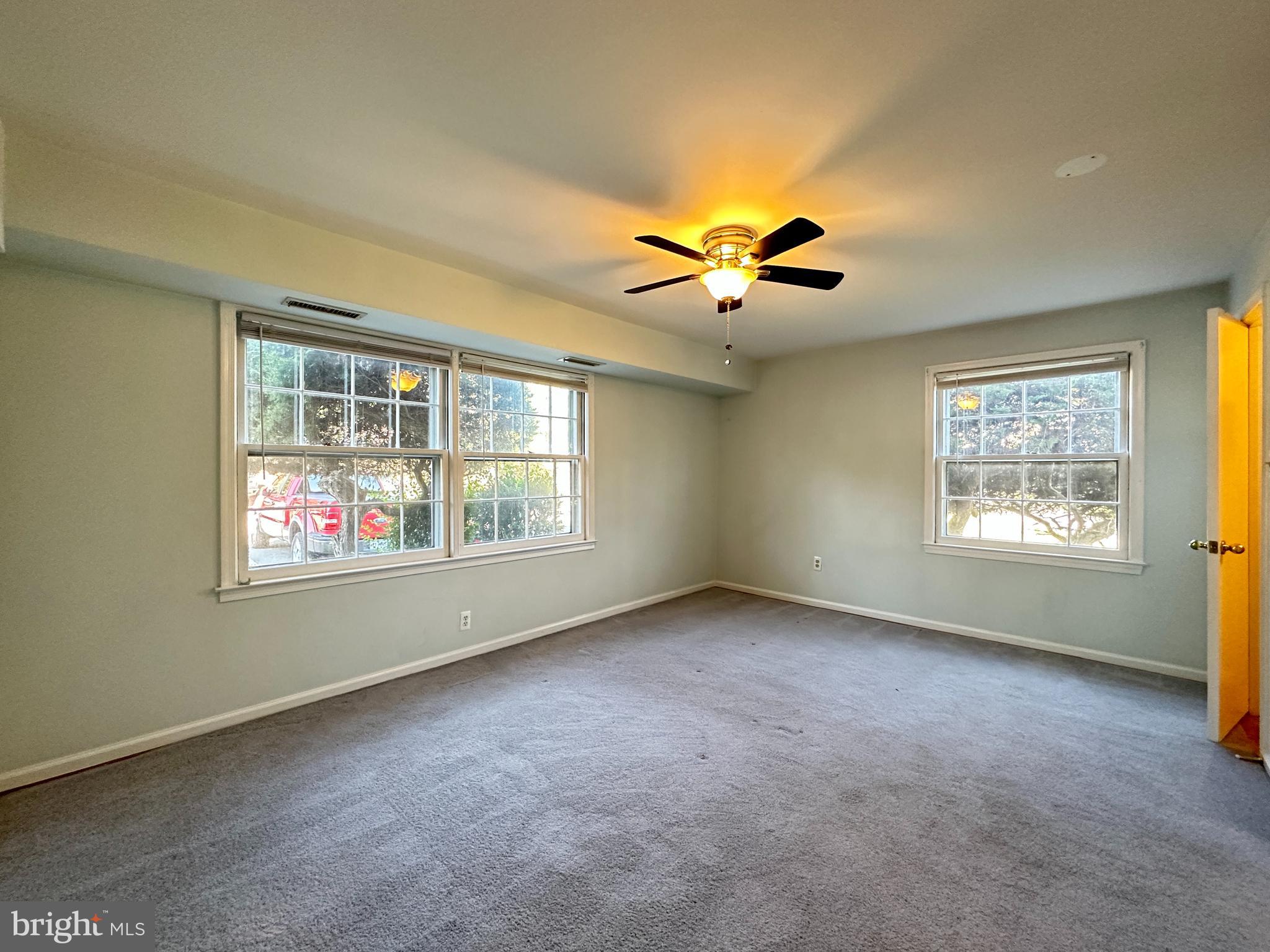 MOORINGS OF OCCOQUAN CON - Residential Lease