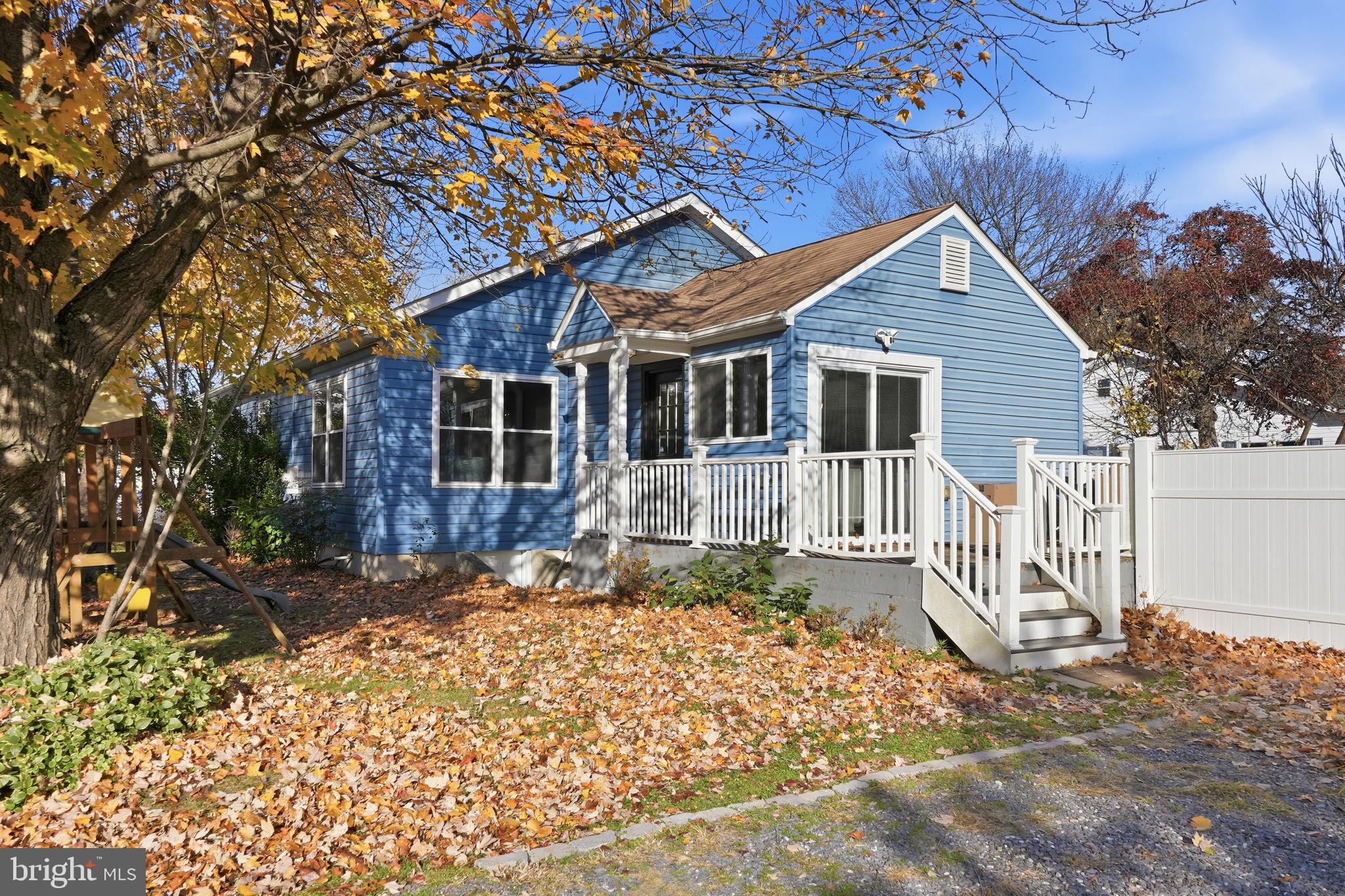 UPPER MAGOTHY BEACH - Residential