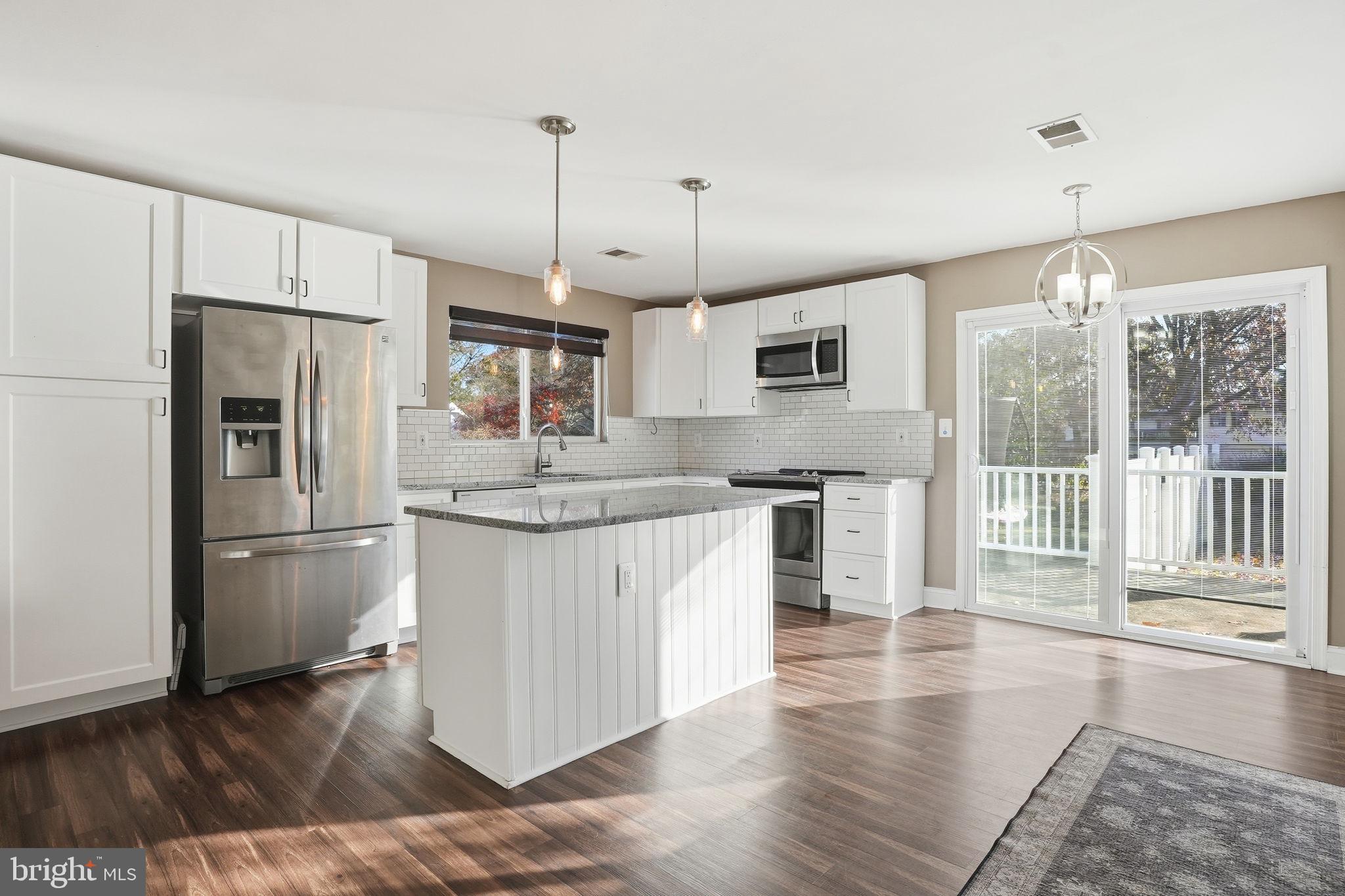 UPPER MAGOTHY BEACH - Residential