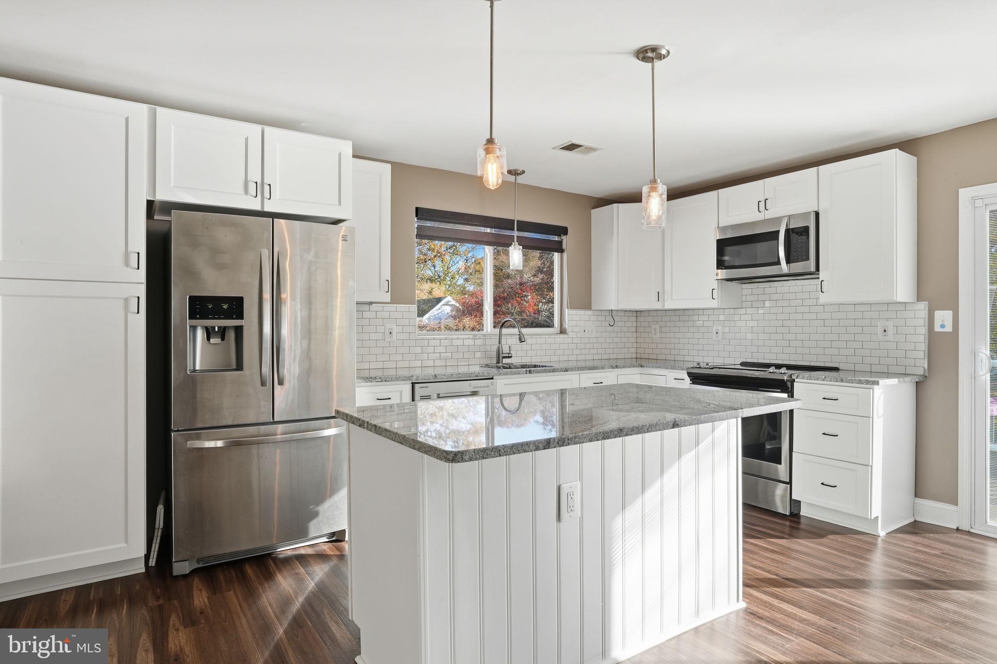 UPPER MAGOTHY BEACH - Residential