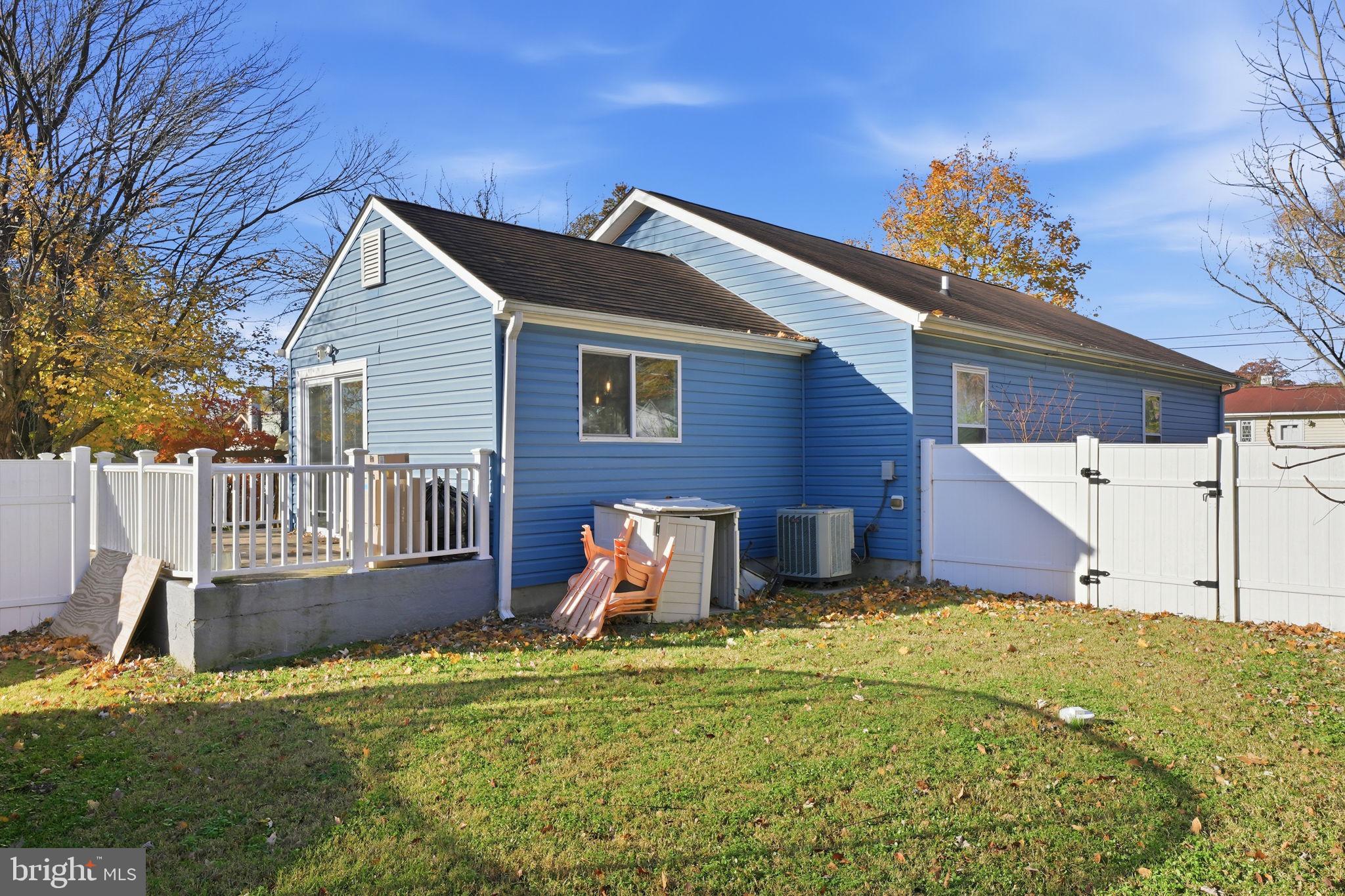 UPPER MAGOTHY BEACH - Residential