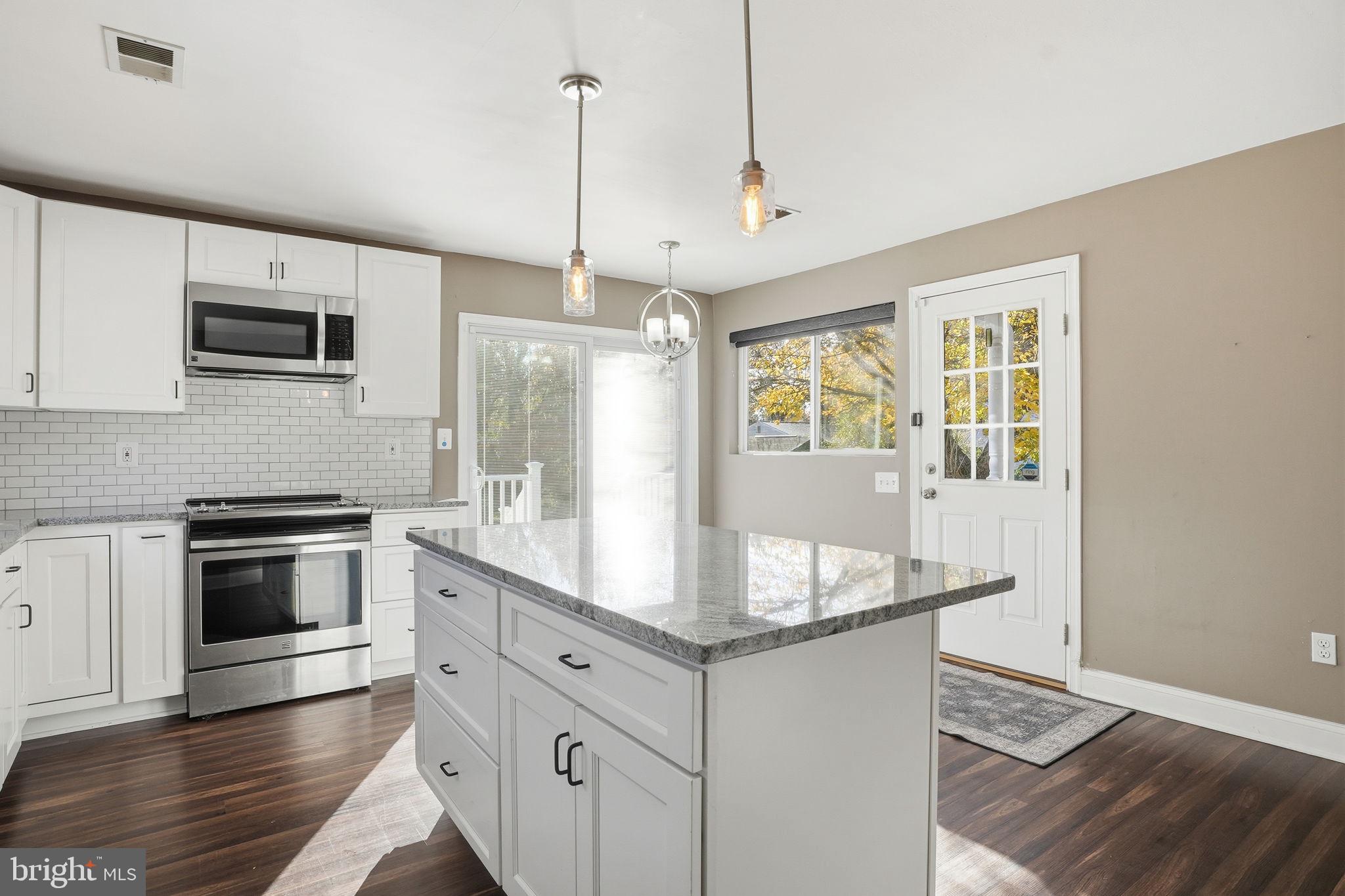 UPPER MAGOTHY BEACH - Residential