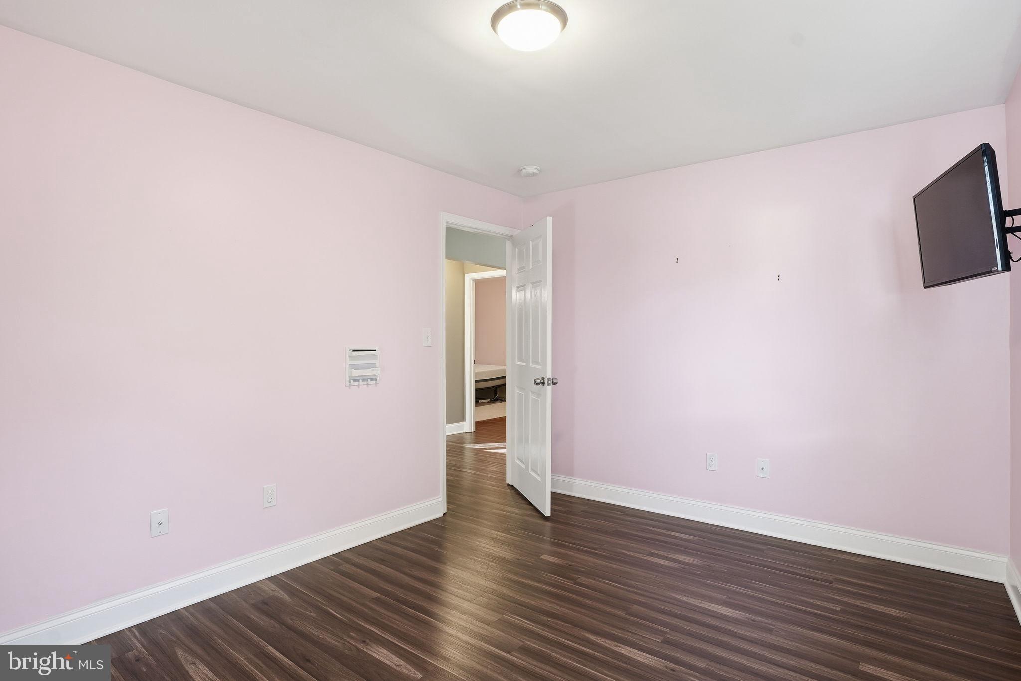 UPPER MAGOTHY BEACH - Residential