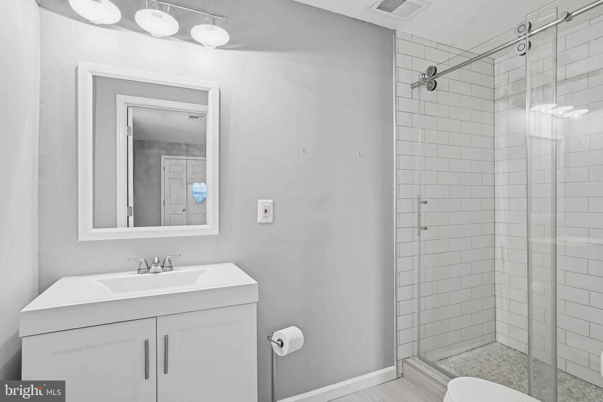 UPPER MAGOTHY BEACH - Residential