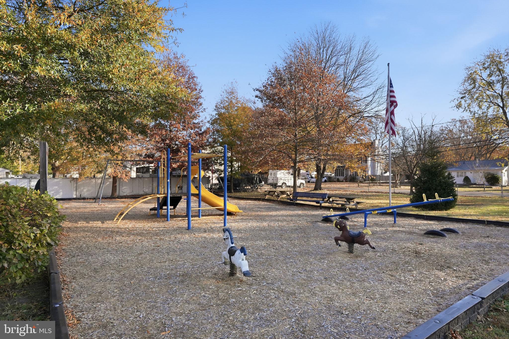 UPPER MAGOTHY BEACH - Residential