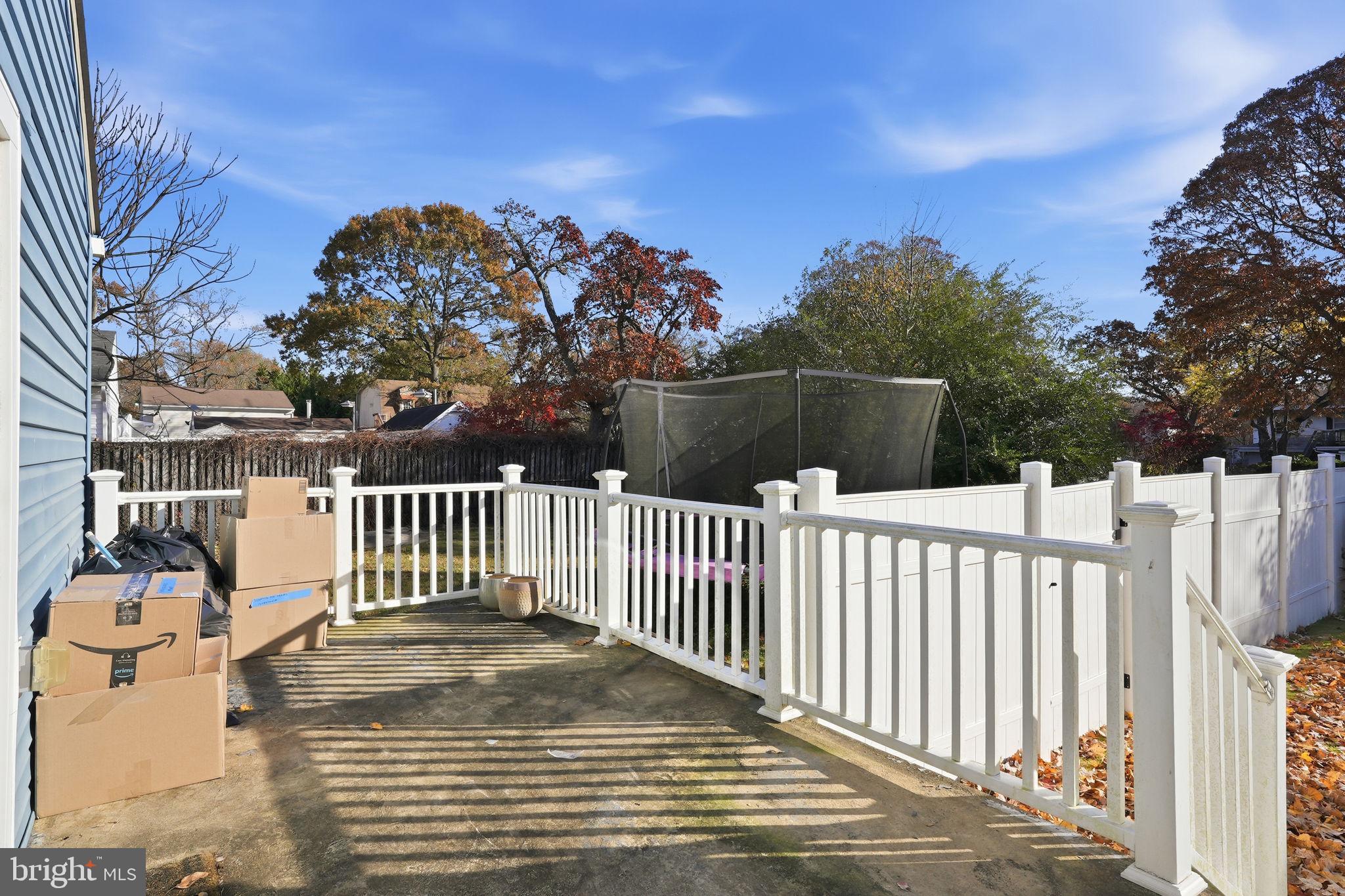 UPPER MAGOTHY BEACH - Residential