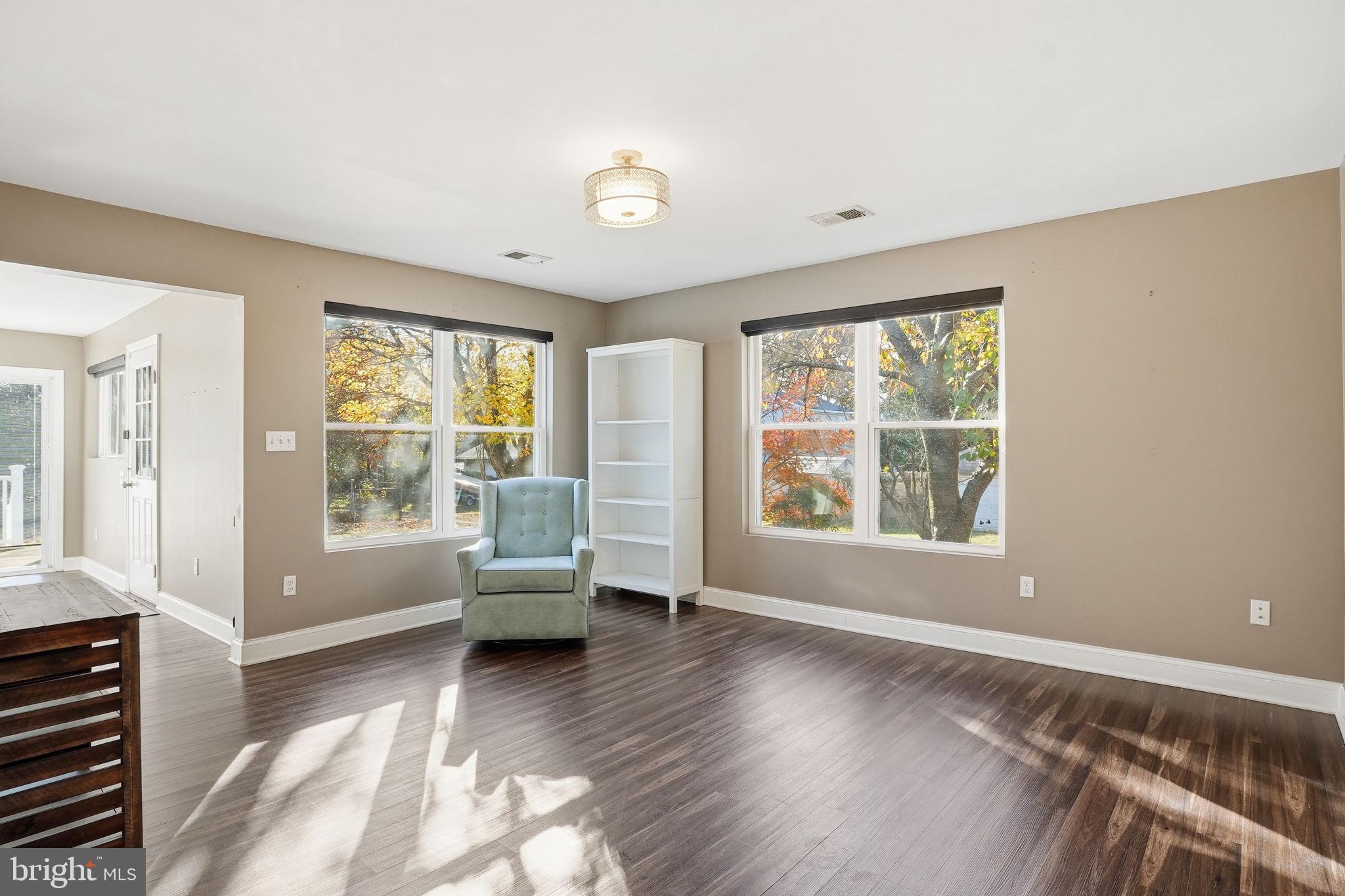 UPPER MAGOTHY BEACH - Residential