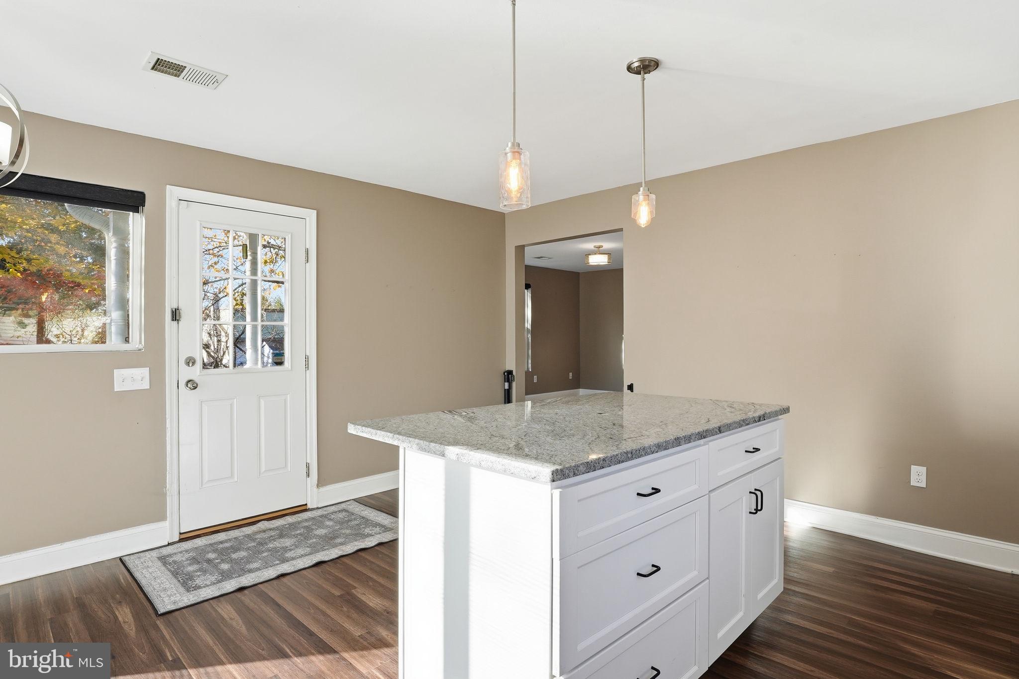 UPPER MAGOTHY BEACH - Residential