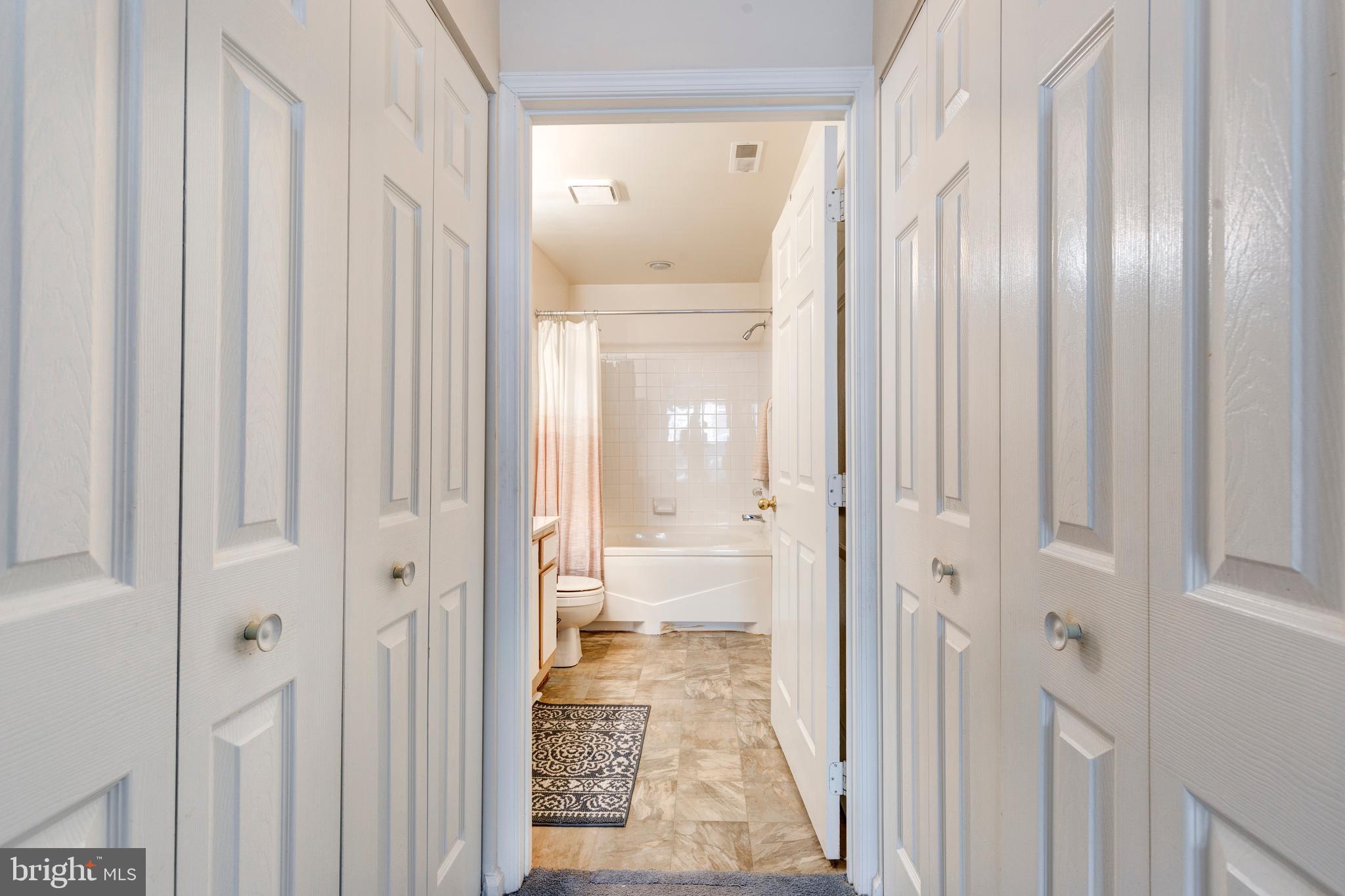 SILVERBROOK FARMS - Residential