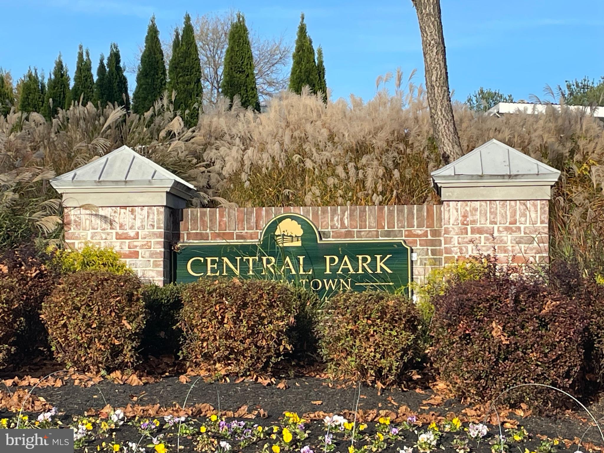 SILVERBROOK FARMS - Residential