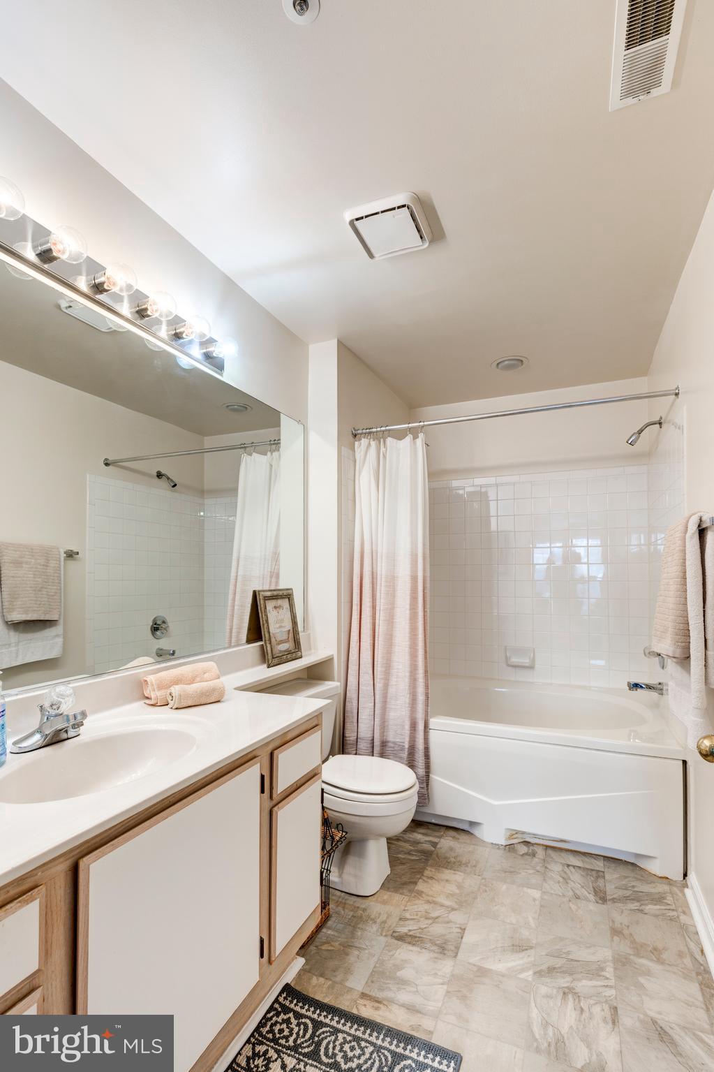 SILVERBROOK FARMS - Residential