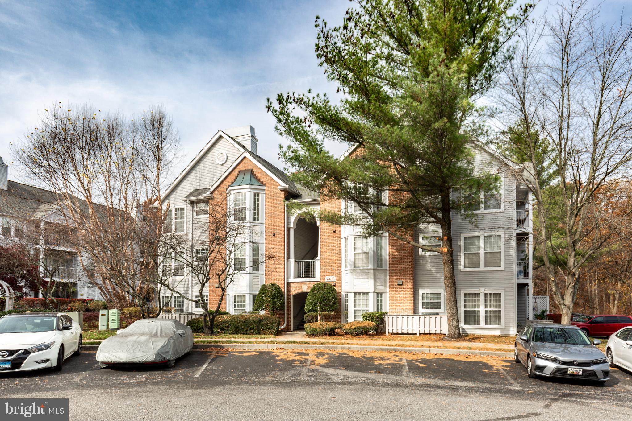 SILVERBROOK FARMS - Residential