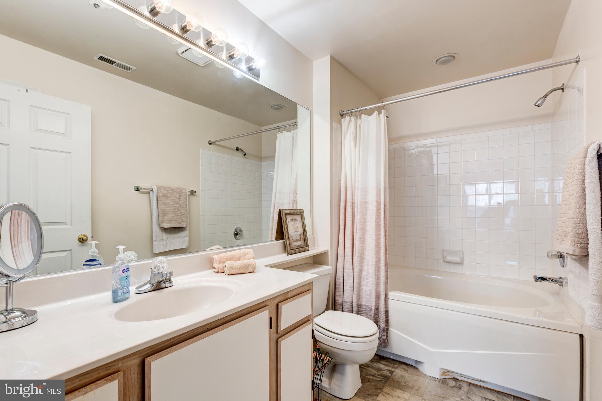 SILVERBROOK FARMS - Residential