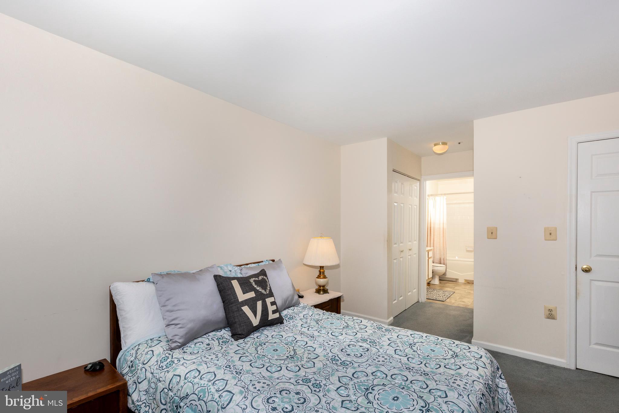 SILVERBROOK FARMS - Residential