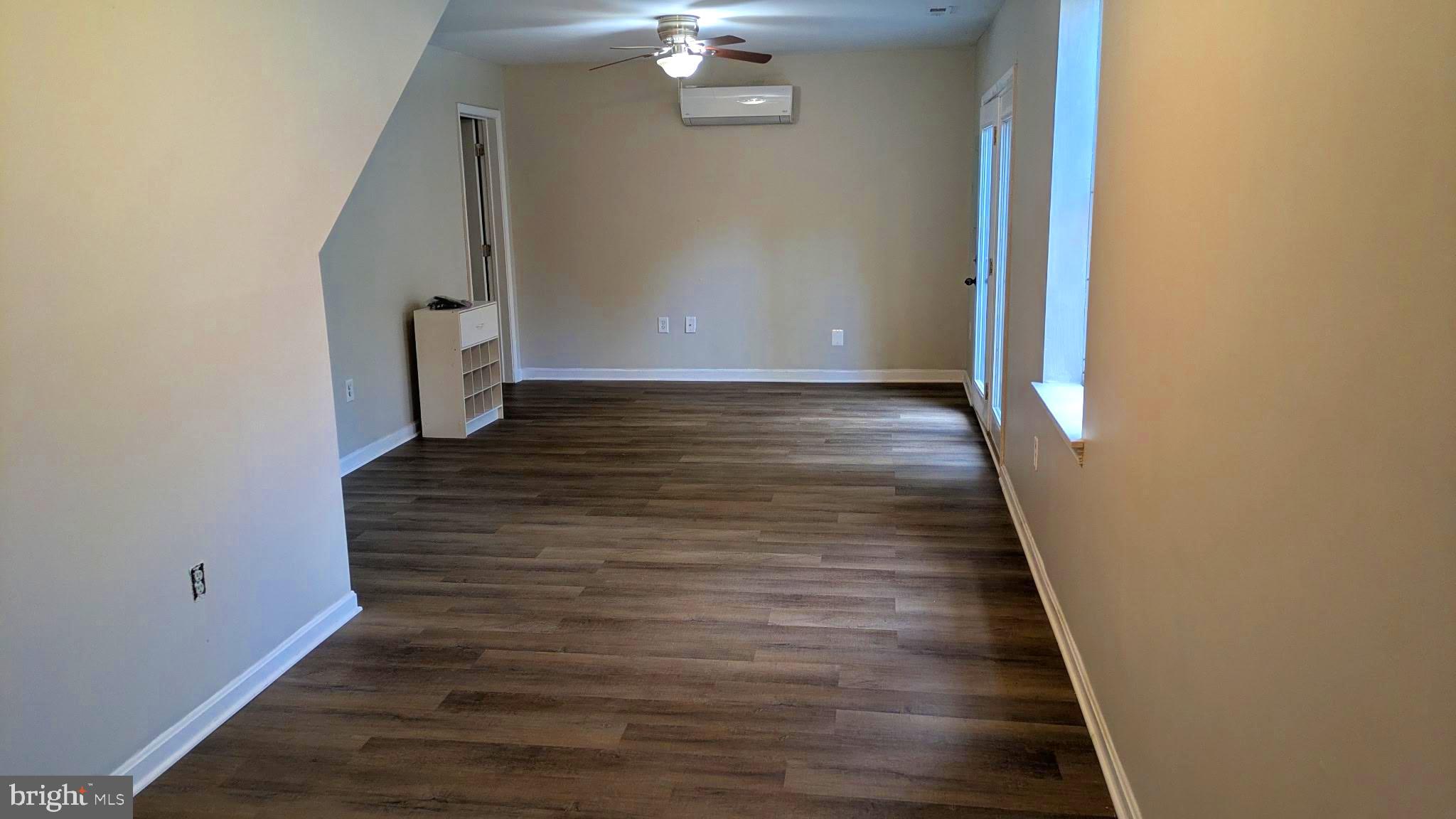 LONG BEACH - Residential