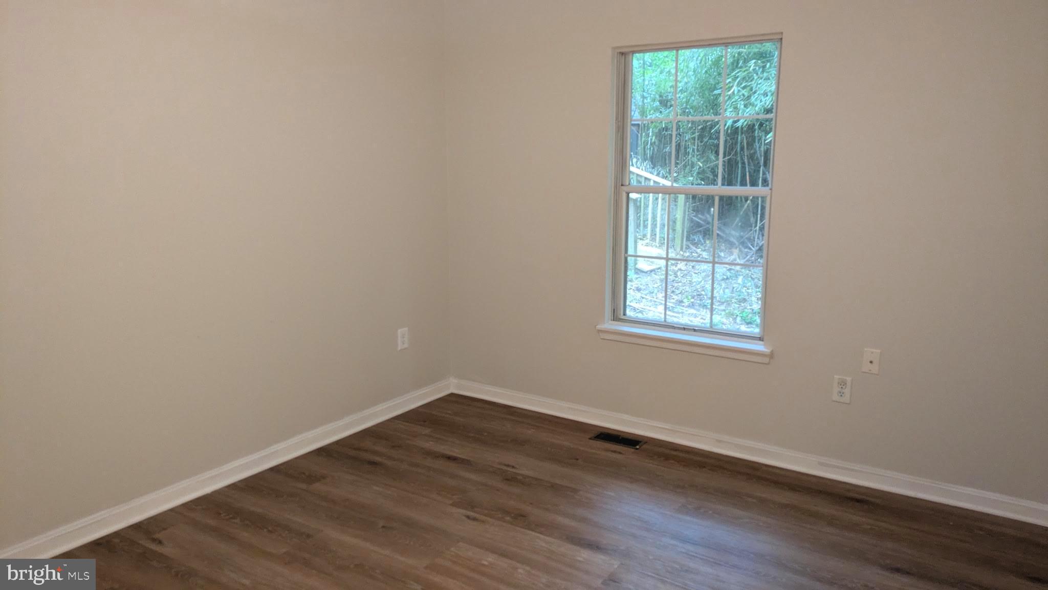 LONG BEACH - Residential