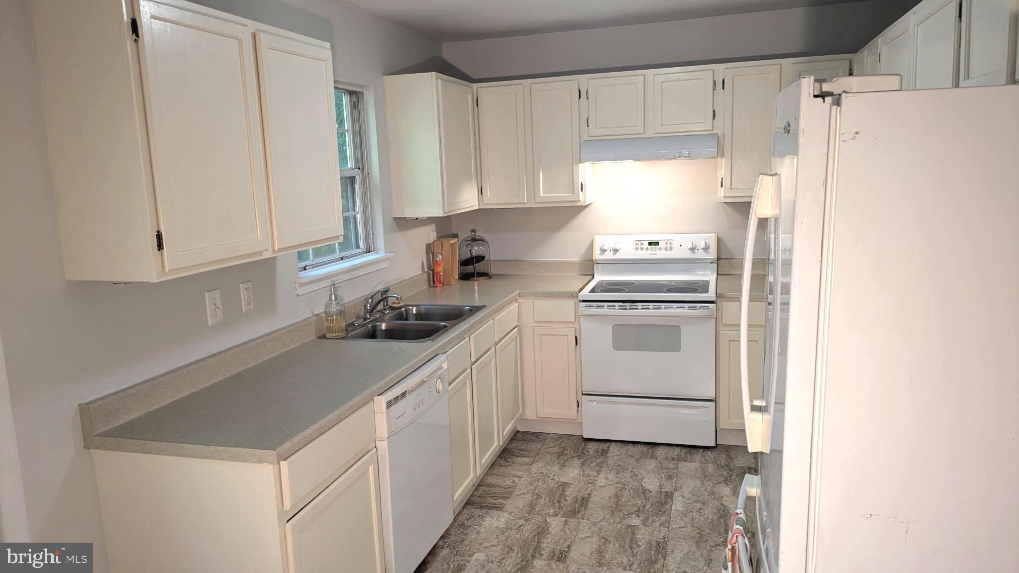 LONG BEACH - Residential