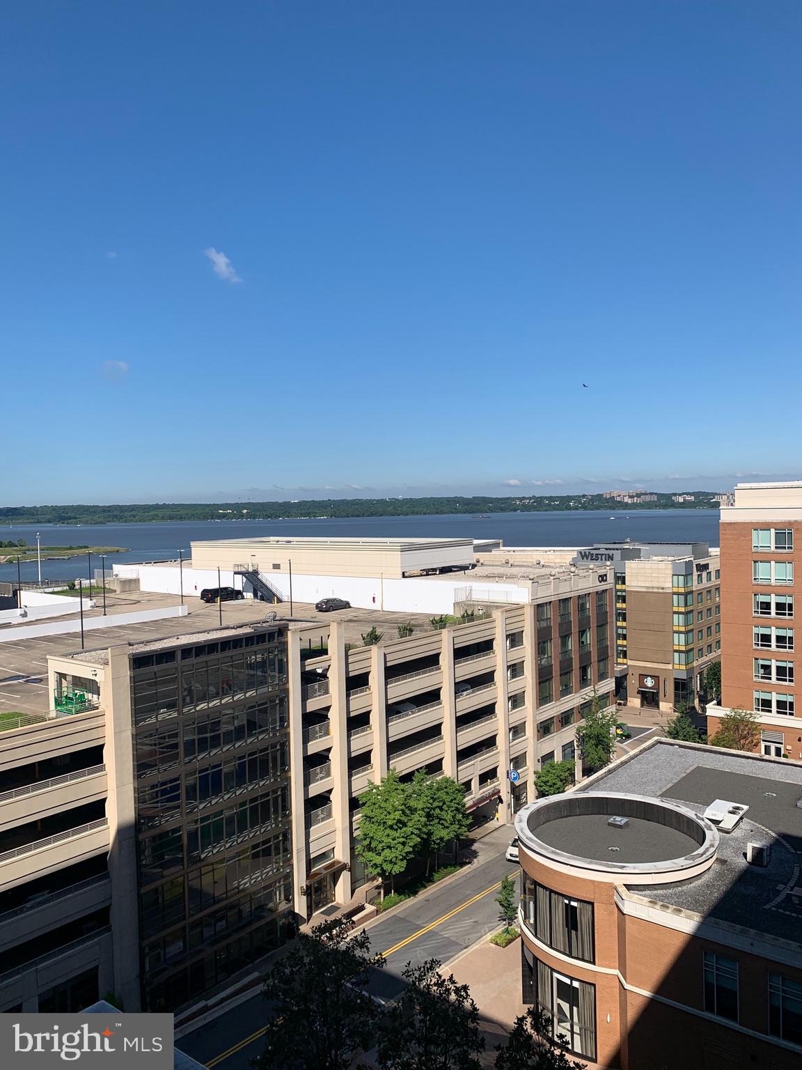 FLEET STREET CONDOMINIUMS - Residential Lease