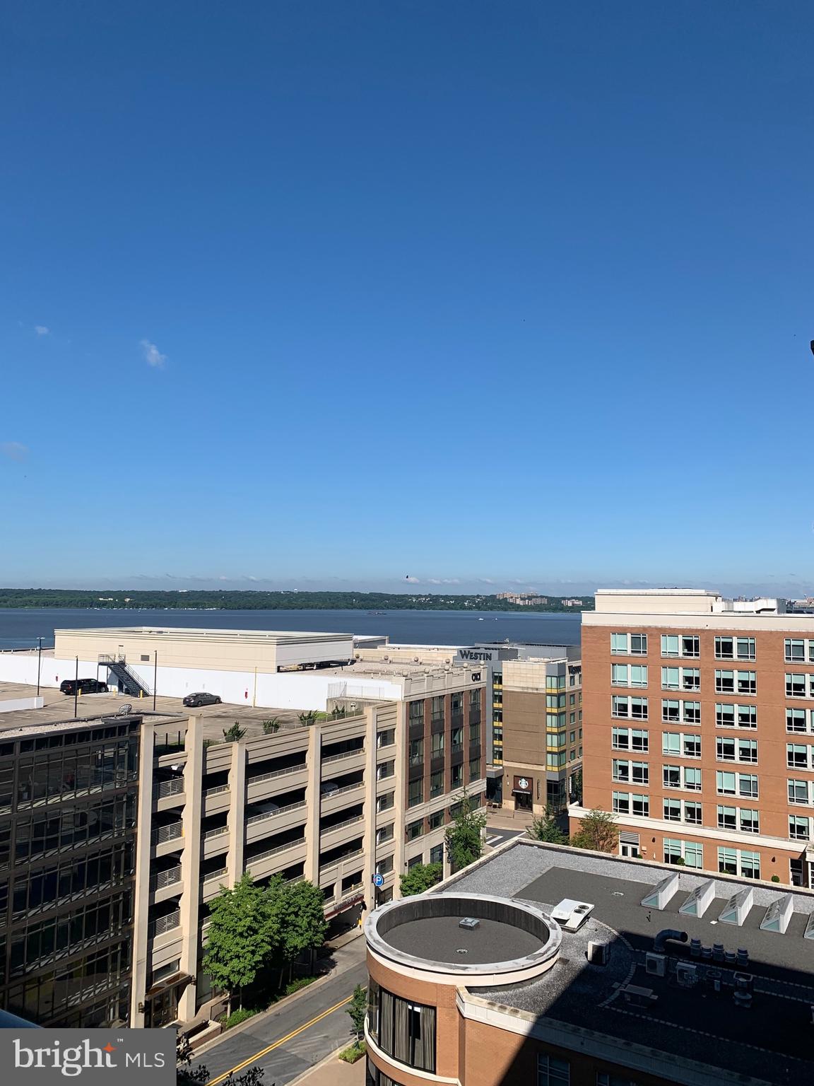 FLEET STREET CONDOMINIUMS - Residential Lease