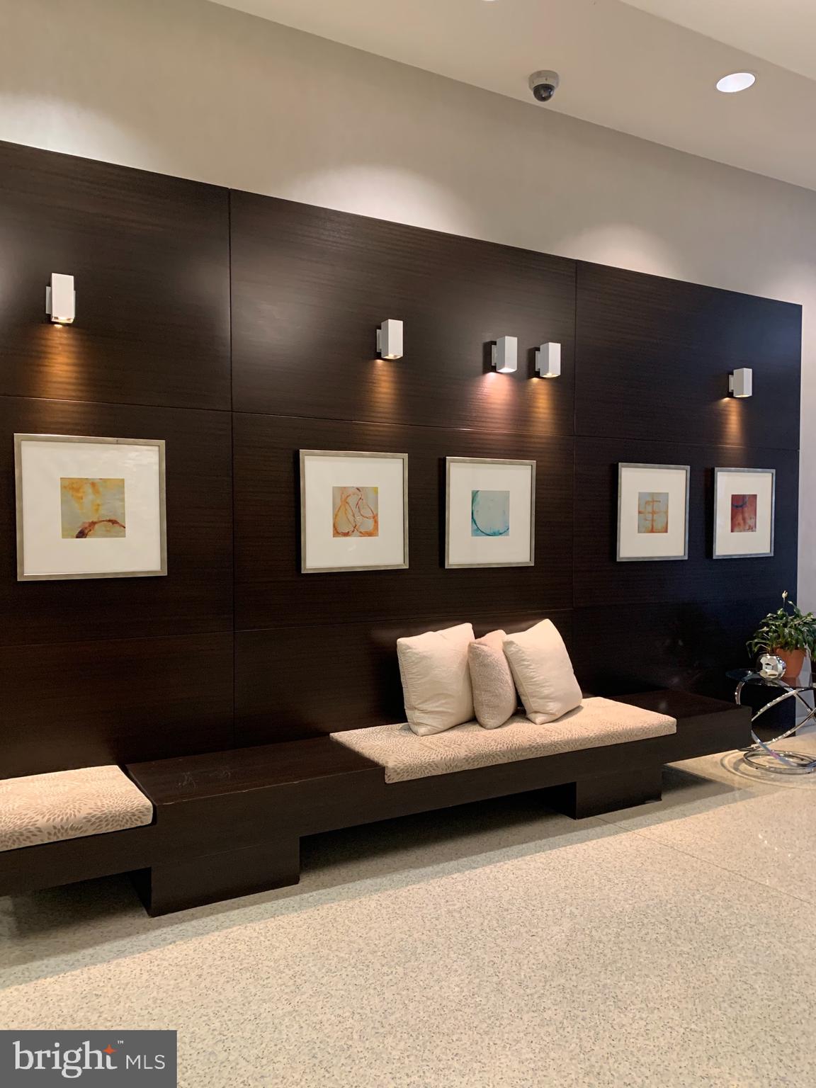 FLEET STREET CONDOMINIUMS - Residential Lease