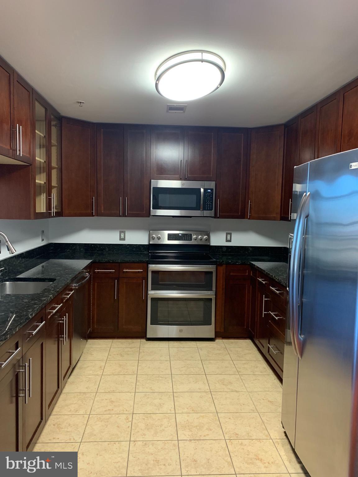 FLEET STREET CONDOMINIUMS - Residential Lease