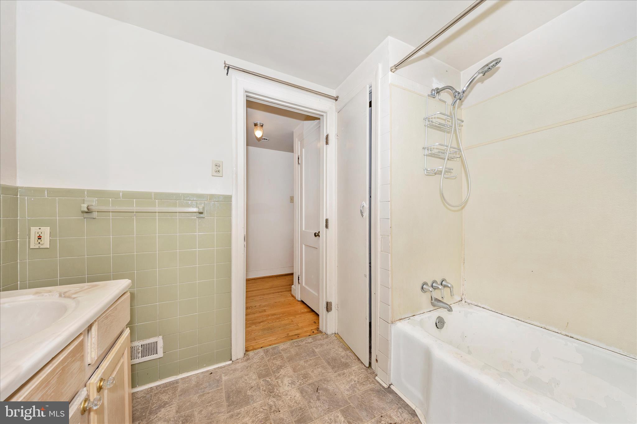 HAGERSTOWN - Residential Income