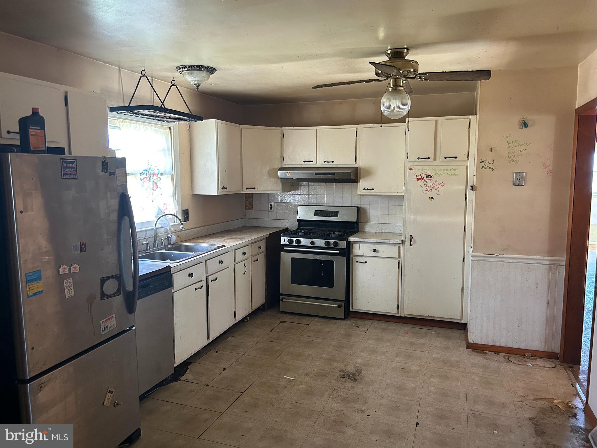 HILLCREST MANOR - Residential