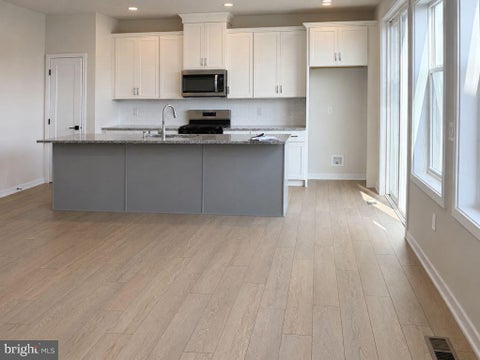 Townhouse For Rent - 375 Aspen Way<br/> Montgomery County, KING OF PRUSSIA, PA 19406