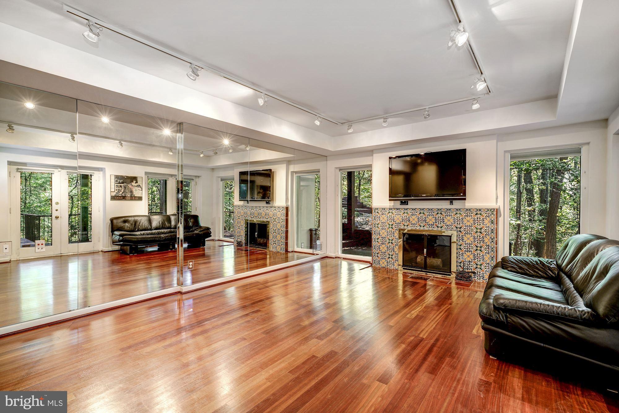 BANNOCKBURN HEIGHTS - Residential