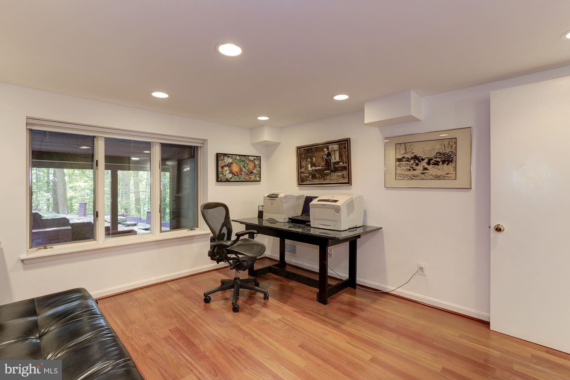 BANNOCKBURN HEIGHTS - Residential