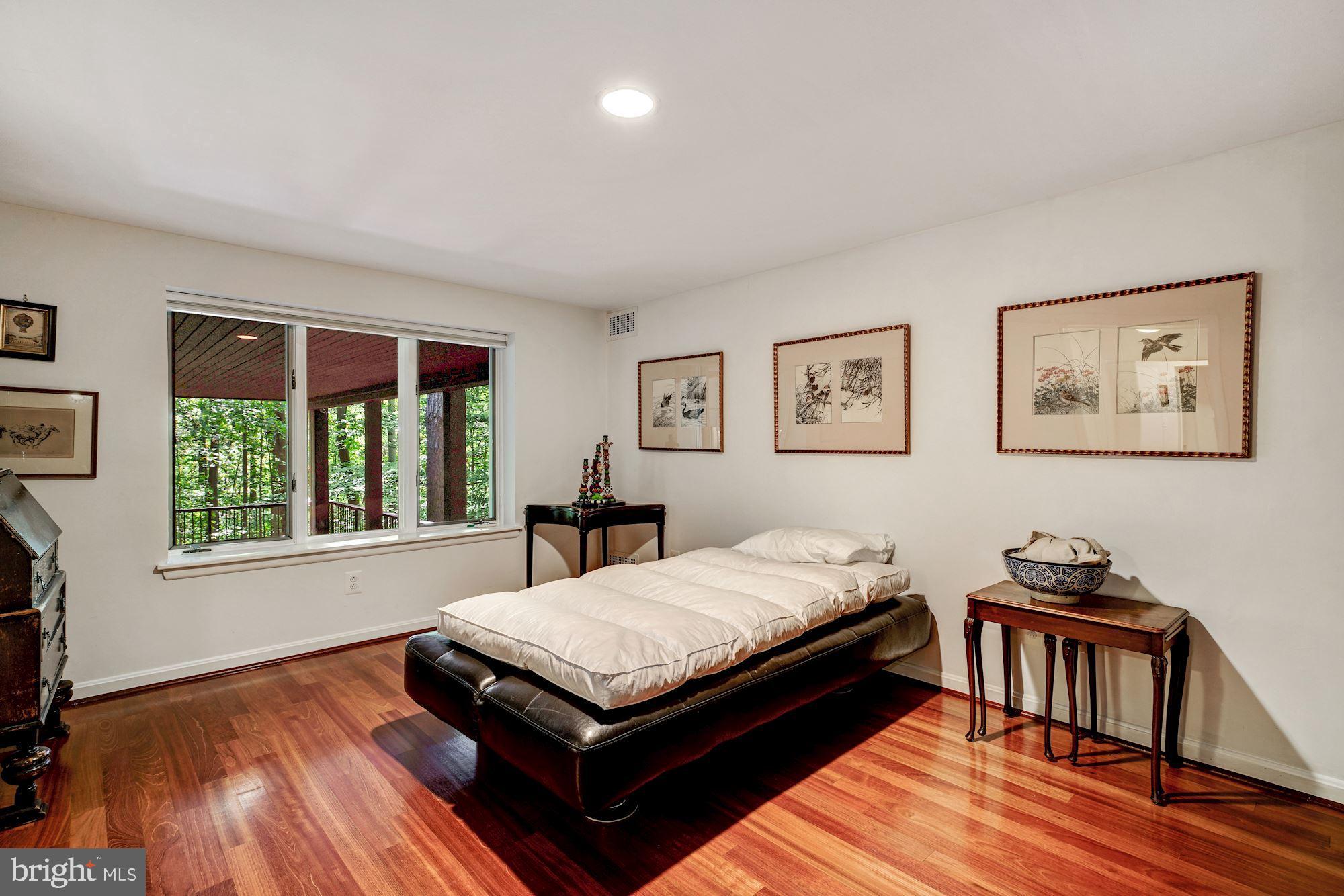 BANNOCKBURN HEIGHTS - Residential