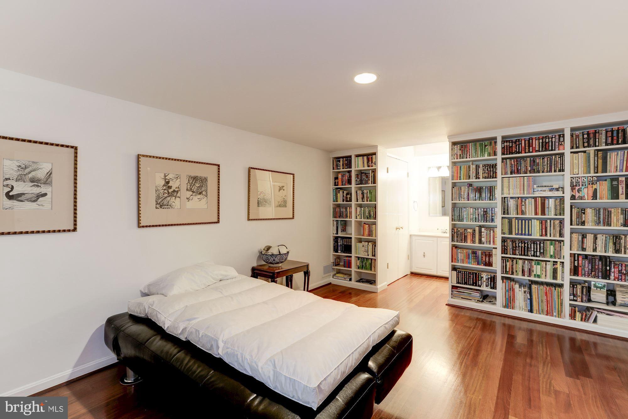 BANNOCKBURN HEIGHTS - Residential