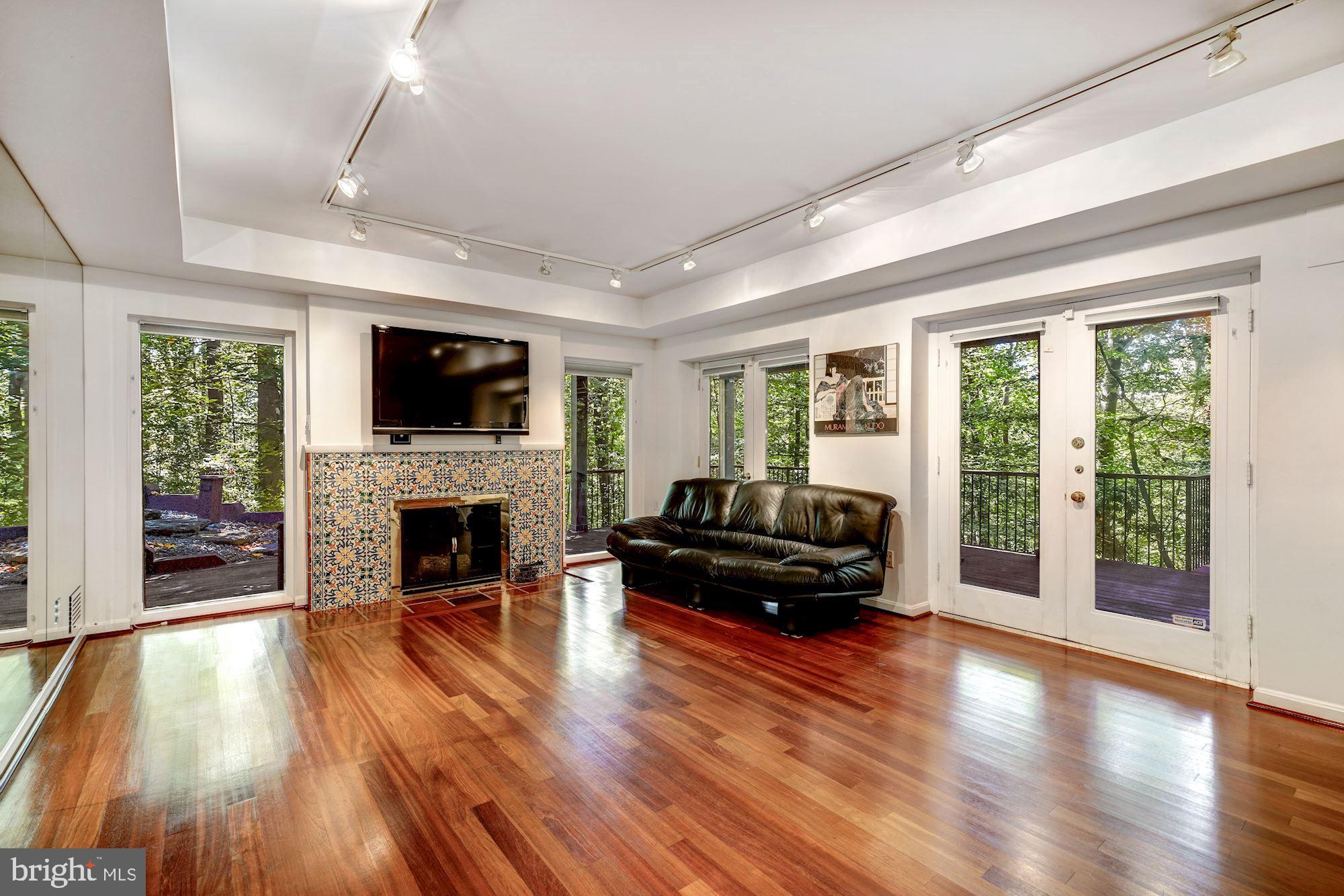 BANNOCKBURN HEIGHTS - Residential