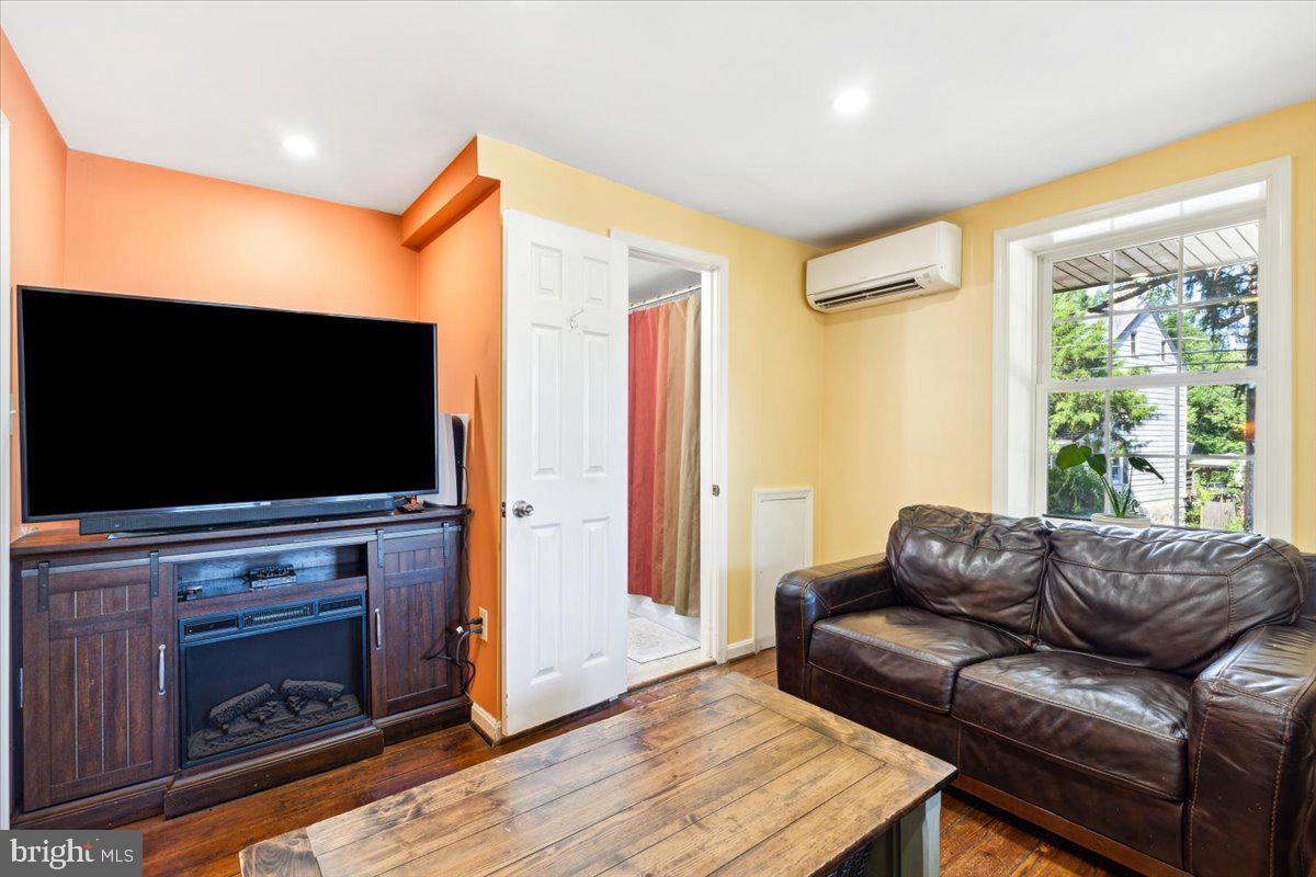 MIDDLETOWN - Residential