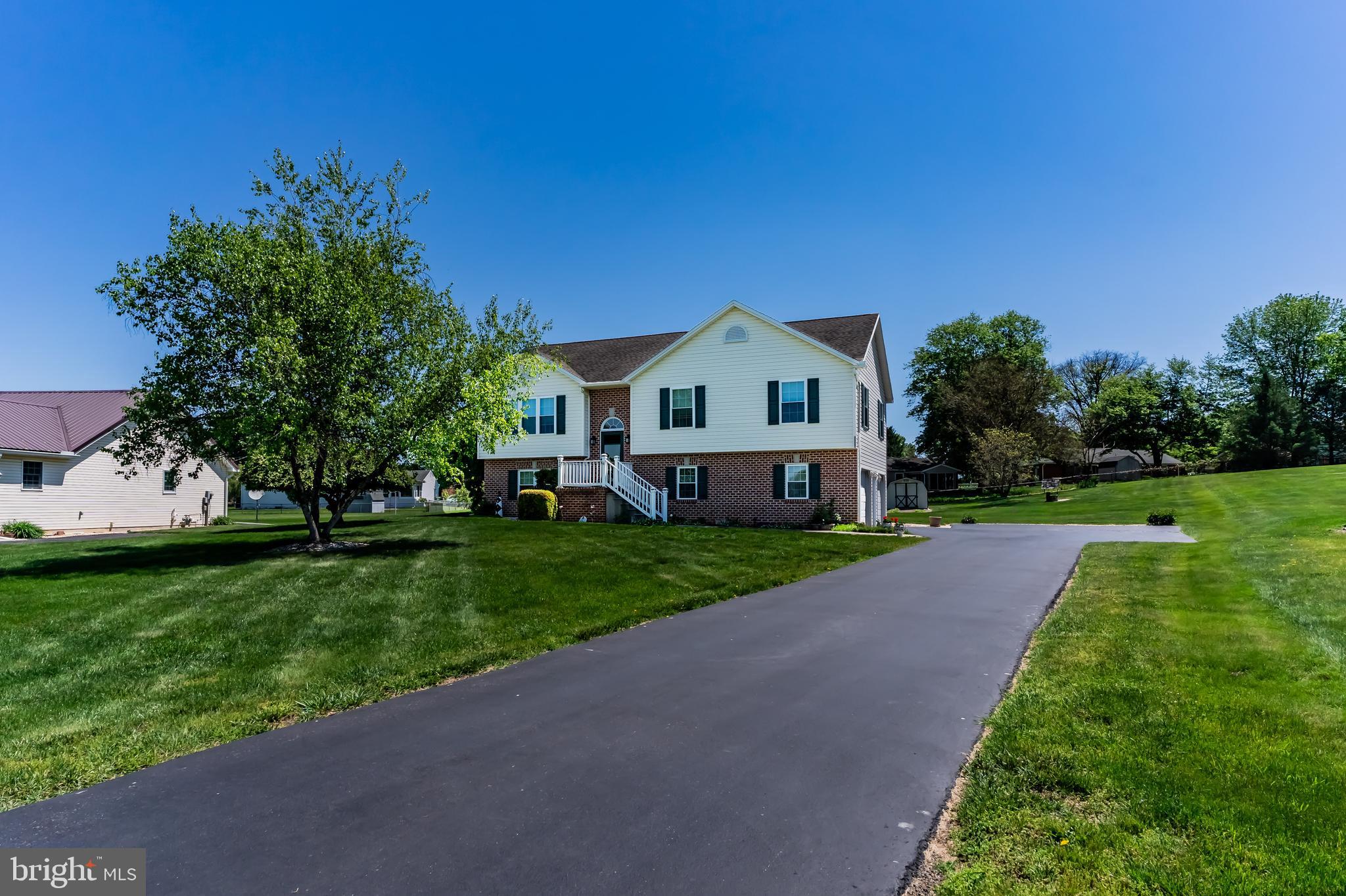 22 COBBLESTONE DRIVE