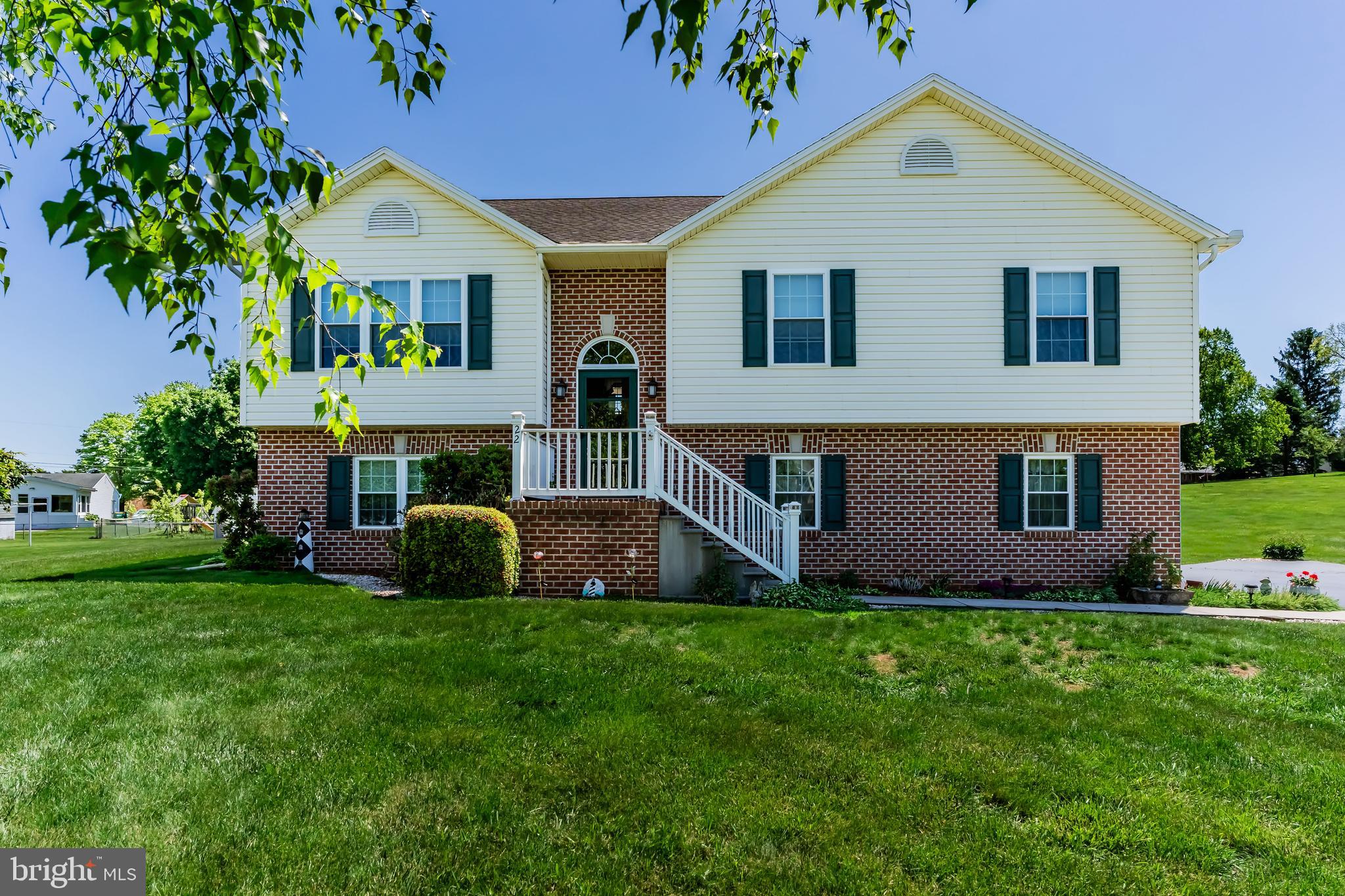 22 COBBLESTONE DRIVE