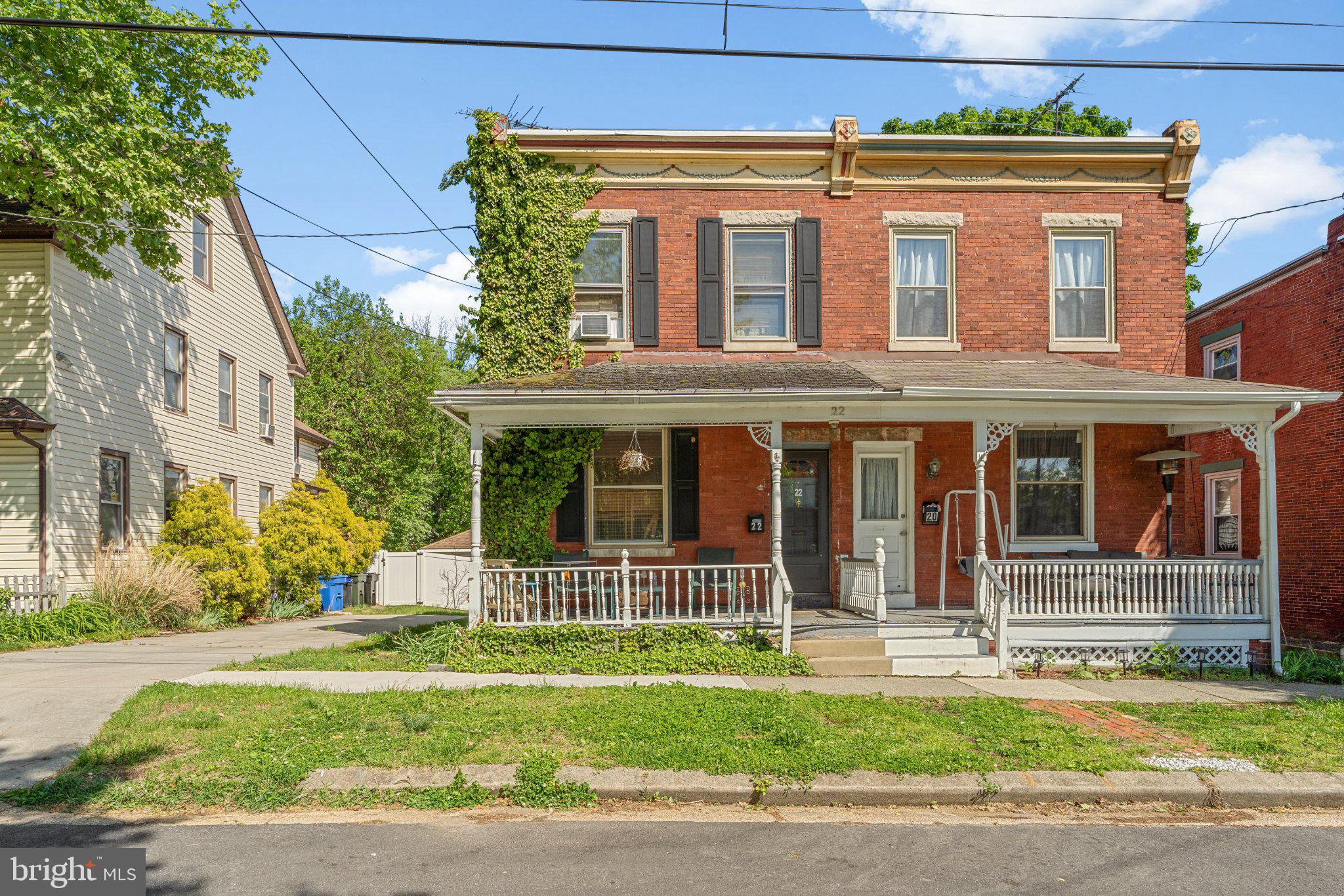 22 LAUREL STREET
