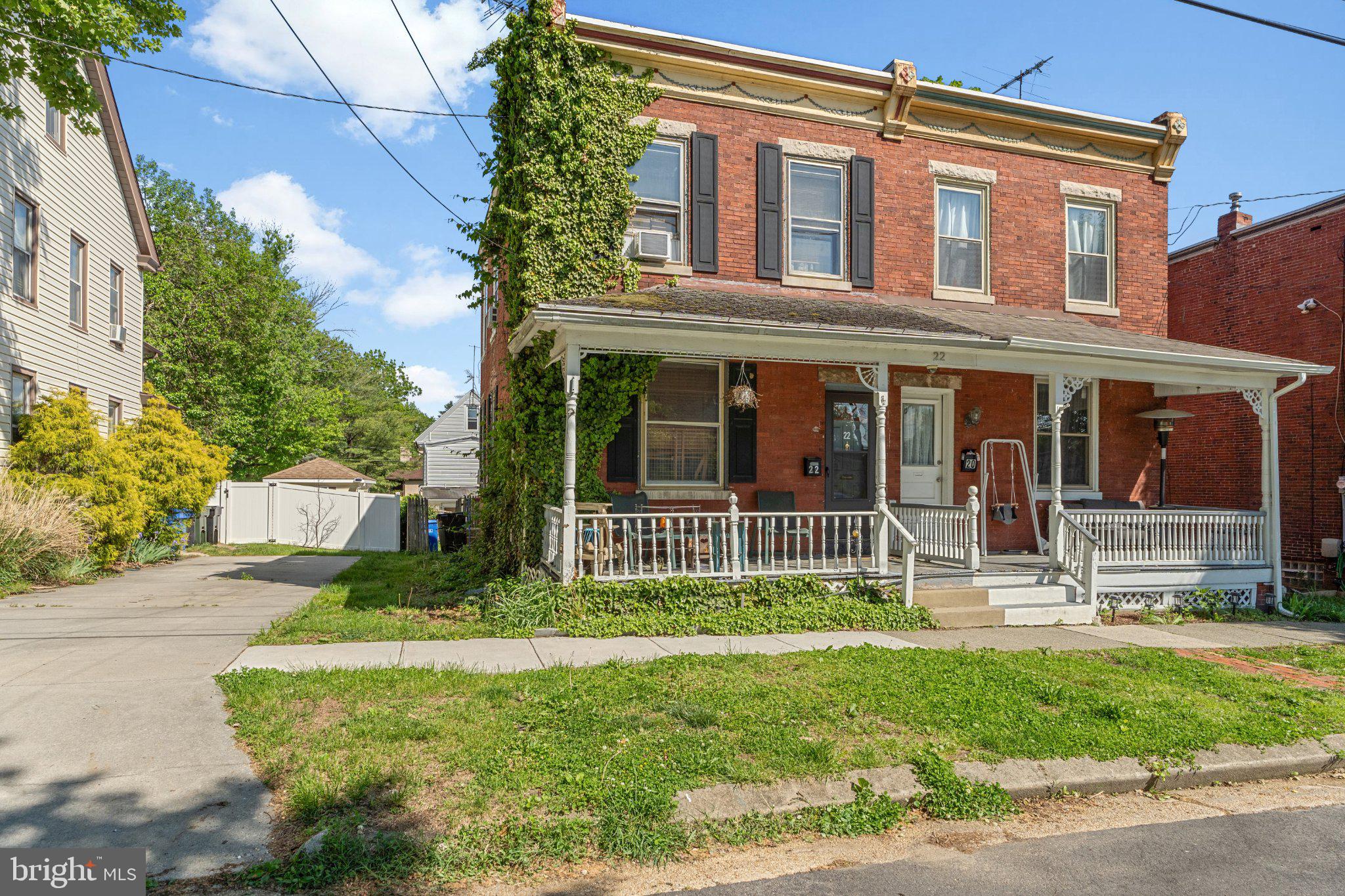 22 LAUREL STREET